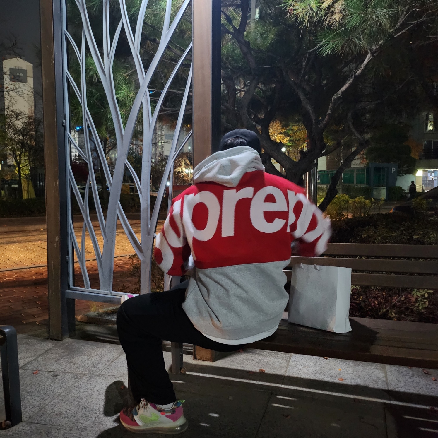 Supreme Big Logo Jacquard Hooded Sweatshirt Heather Grey - 23FW, Nike Air Max 720 OBJ Young King of the Drip 착용 스타일 - 1