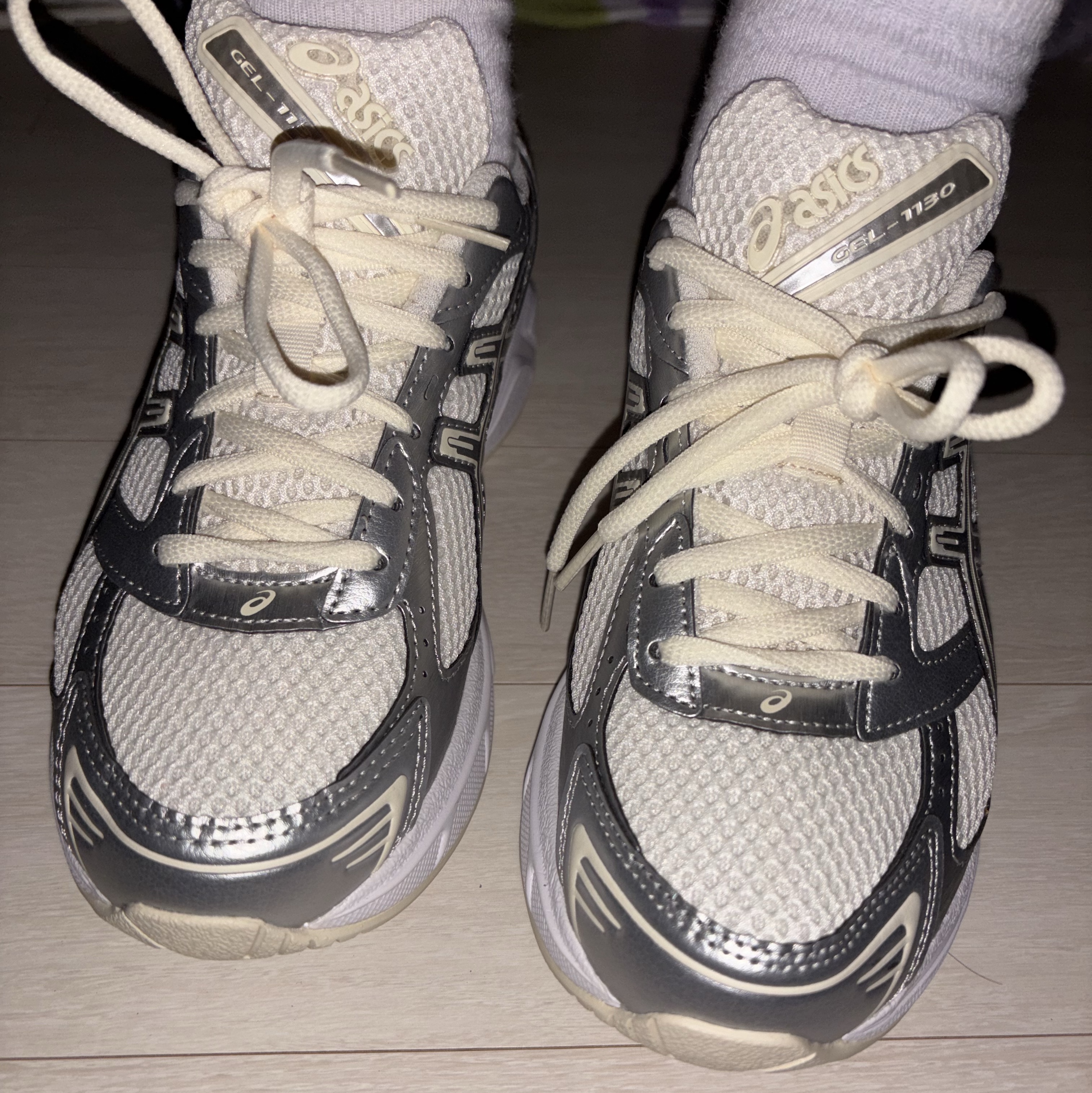 (W) Asics Gel-1130 Cream Pure Silver 착용 스타일 - 2