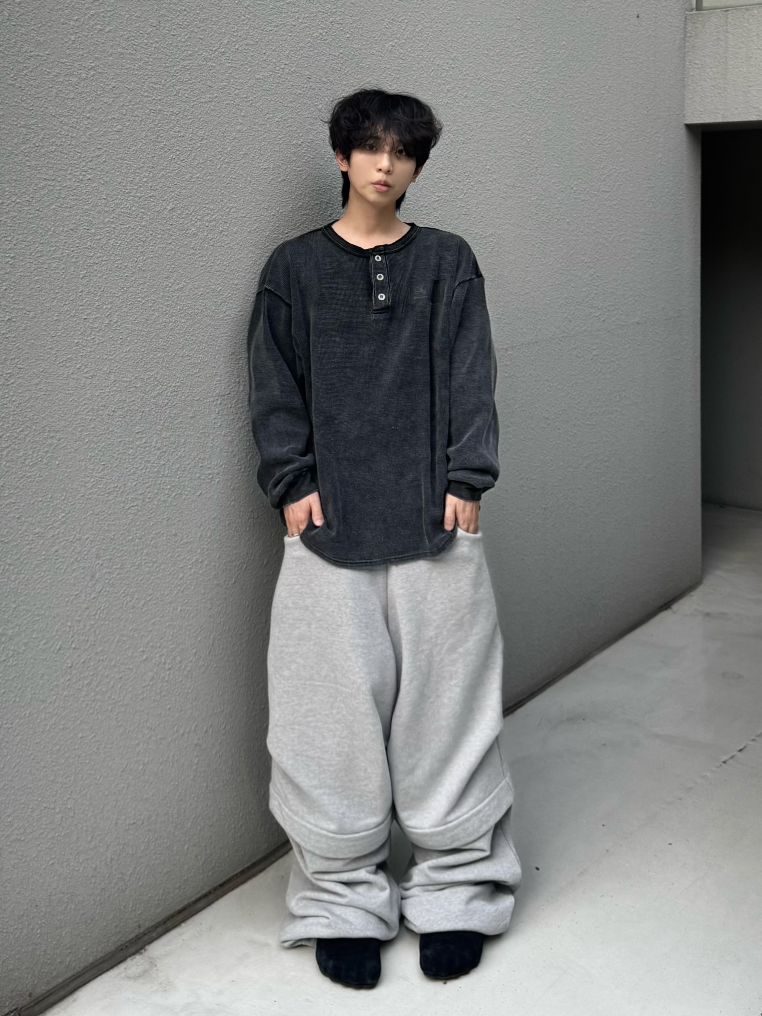 MJD Detachable Carpenter Sweat Pants Melange Grey, Balenciaga Sunday Mule Black 착용 스타일 - 1