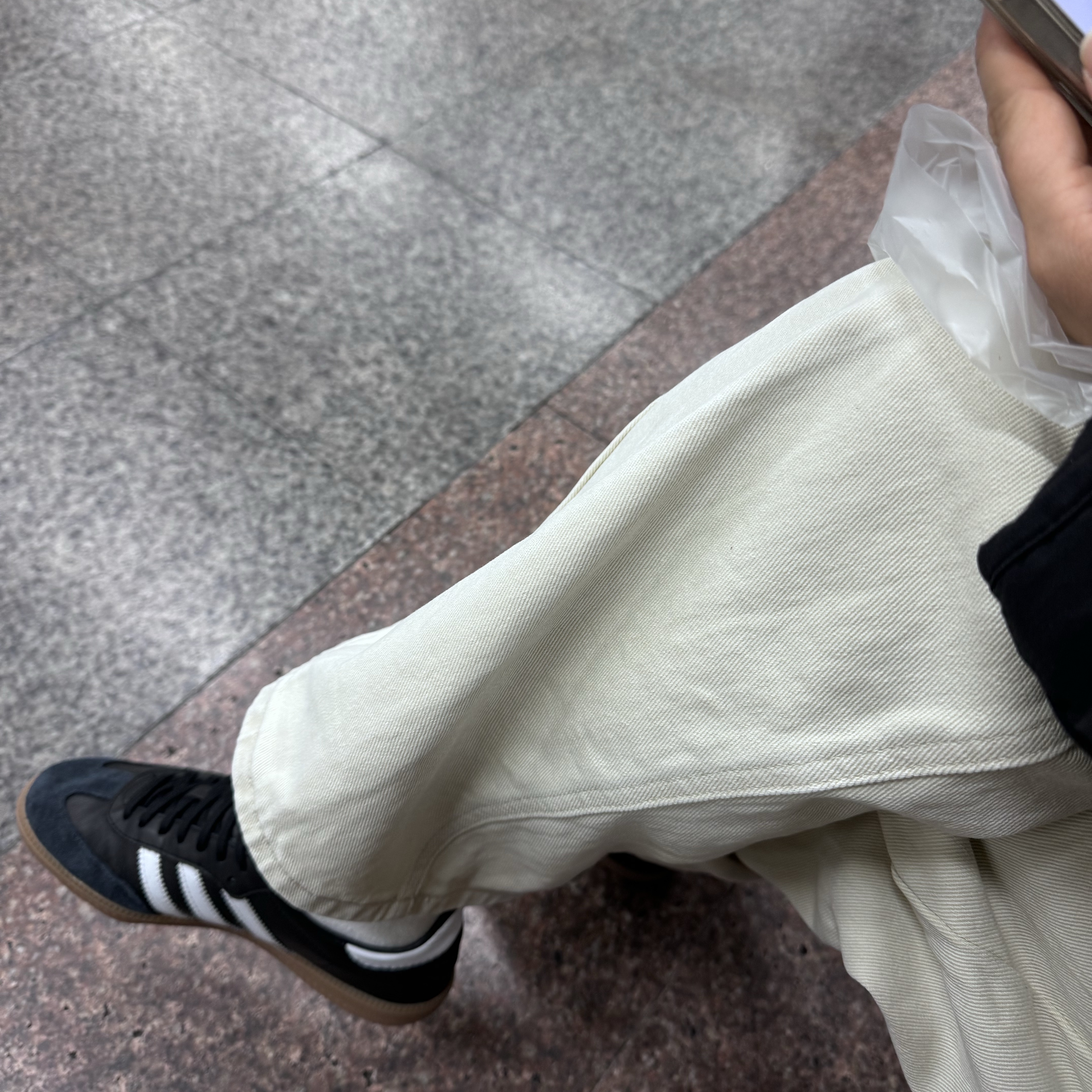 Adidas Samba Decon Core Black 착용 스타일