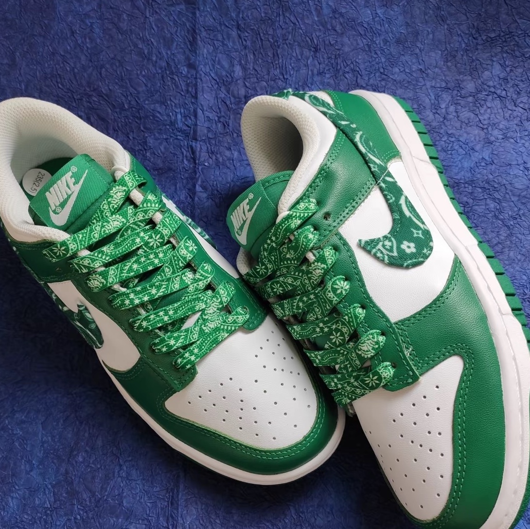 (W) Nike Dunk Low Essential Green Paisley 착용 스타일 - 2