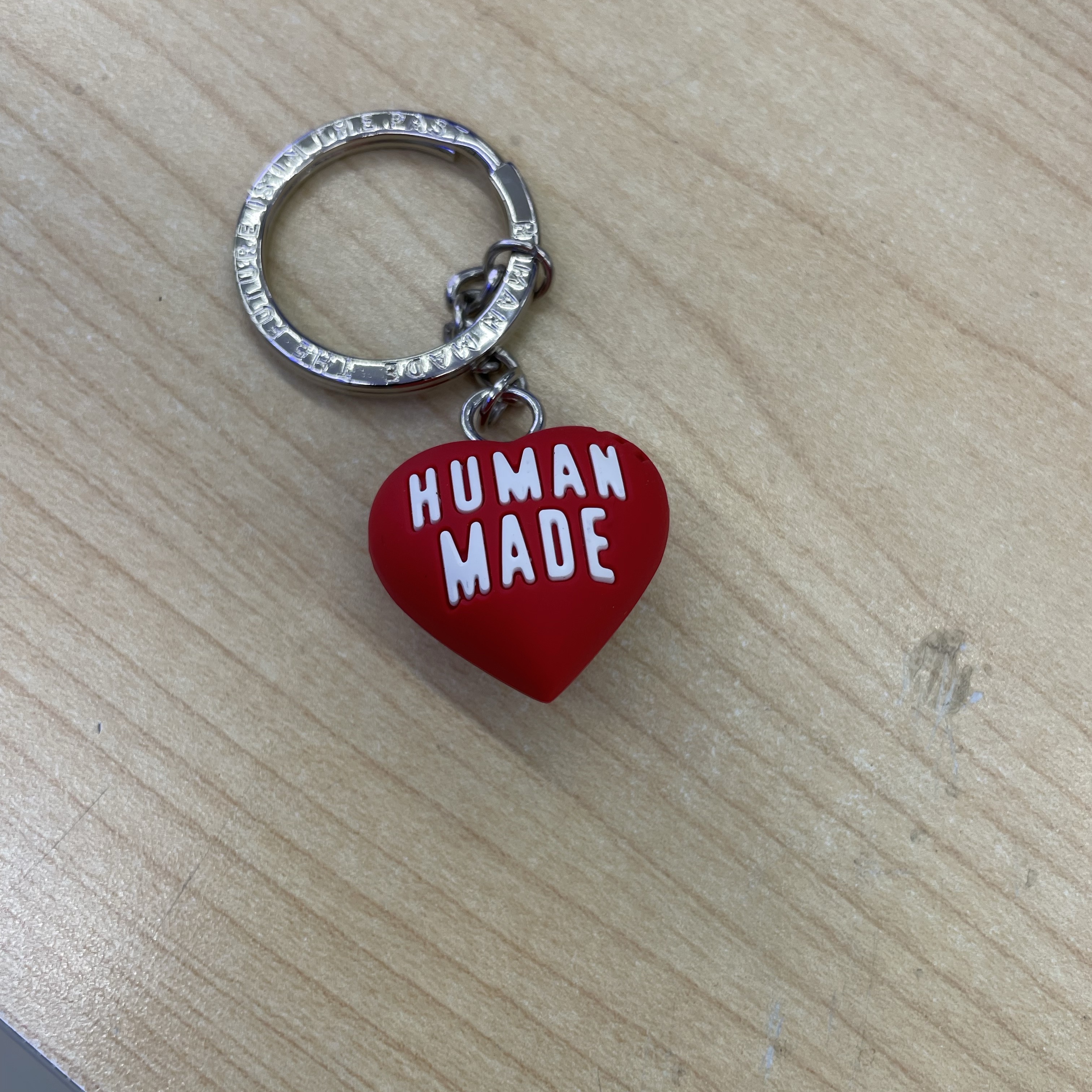 Dr. Martens 1461 Smooth Black, Human Made Heart Rubber Key Chain Red 착용 스타일 - 3