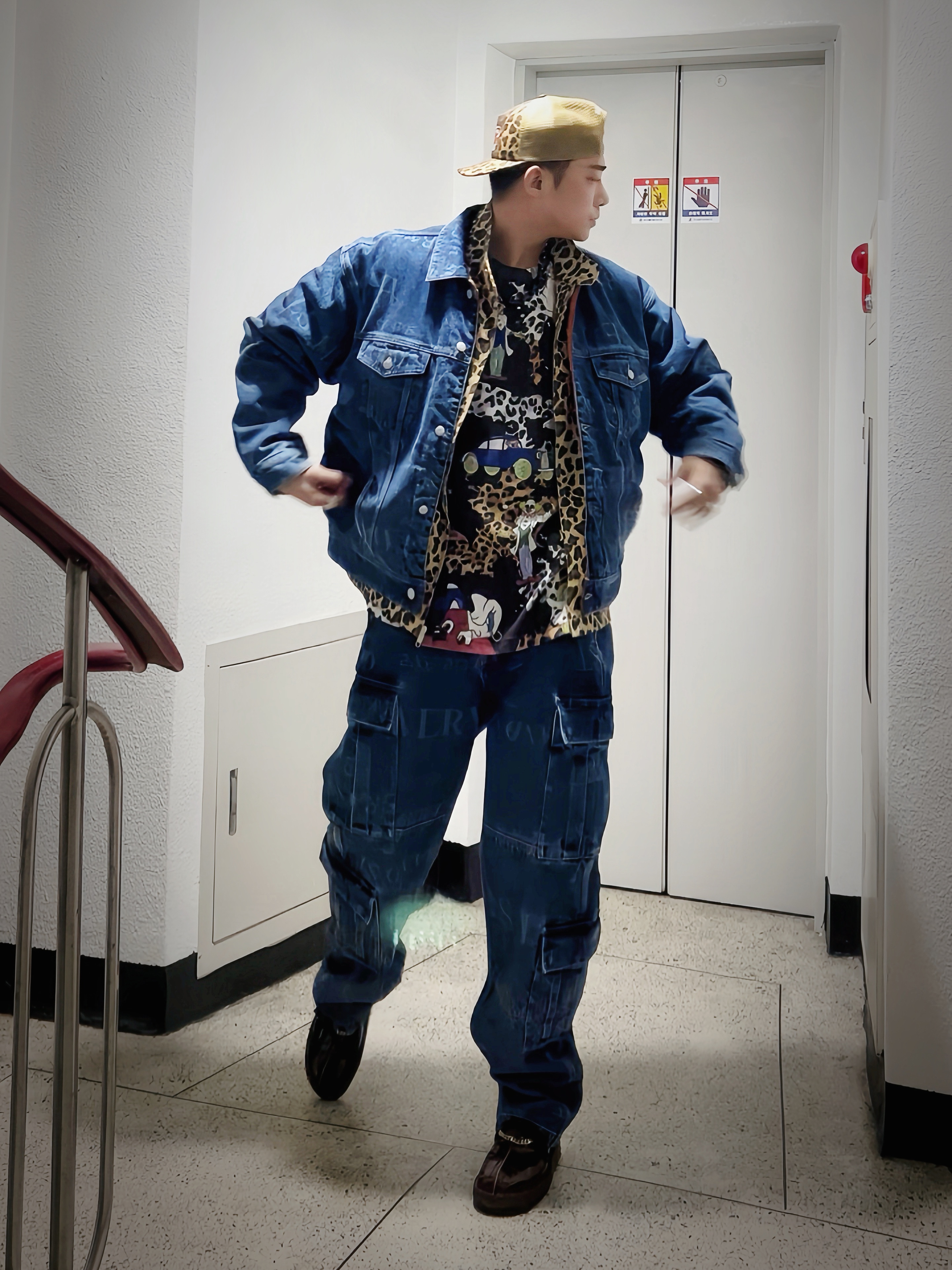 Supreme x Toy Machine Mesh Back 5-Panel Leopard - 24SS, Supreme x Toy Machine Harrington Jacket Leopard - 24SS 착용 스타일 - 4