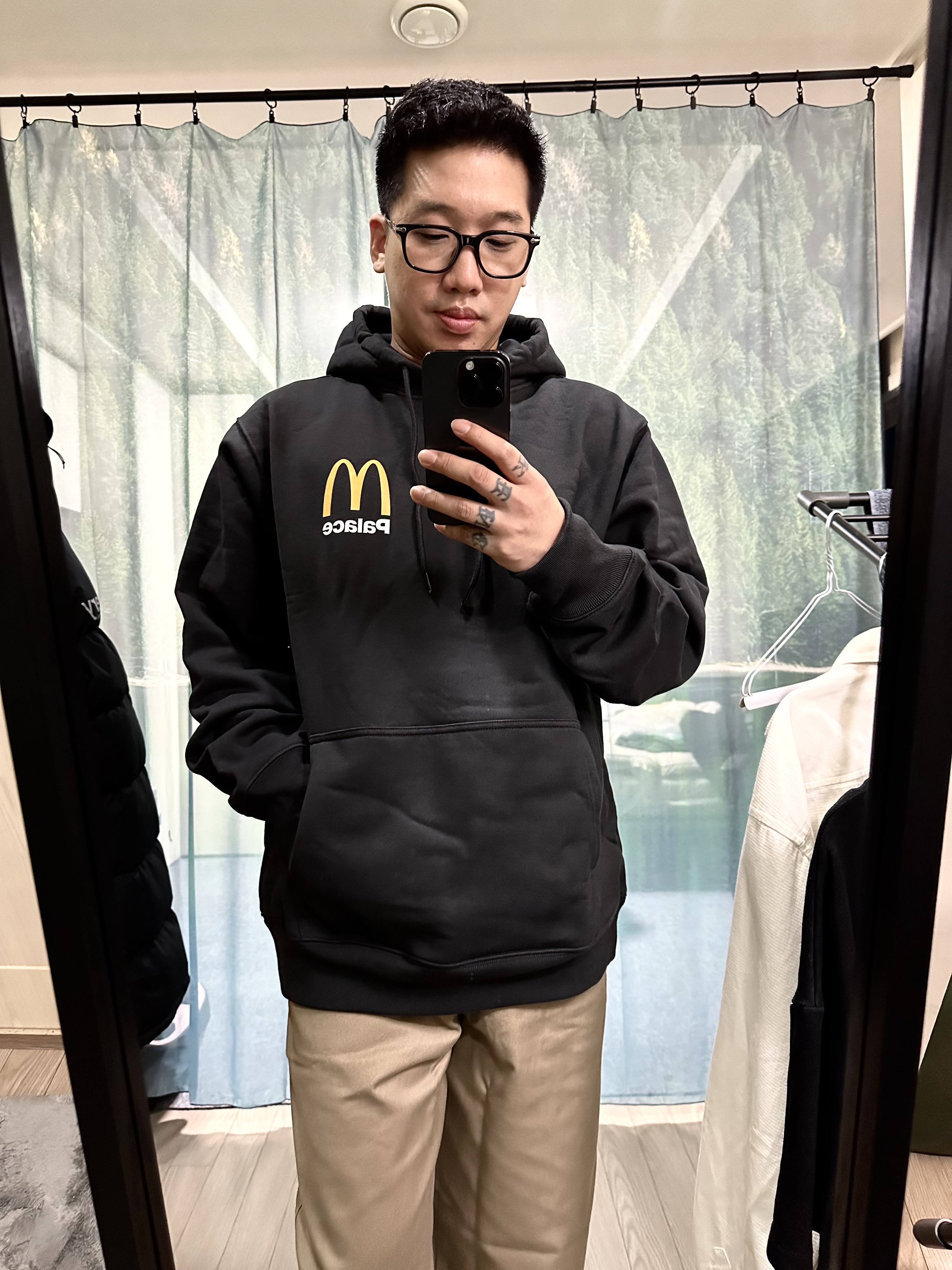 Palace x McDonald's Logo Hood Black - 23FW 착용 스타일