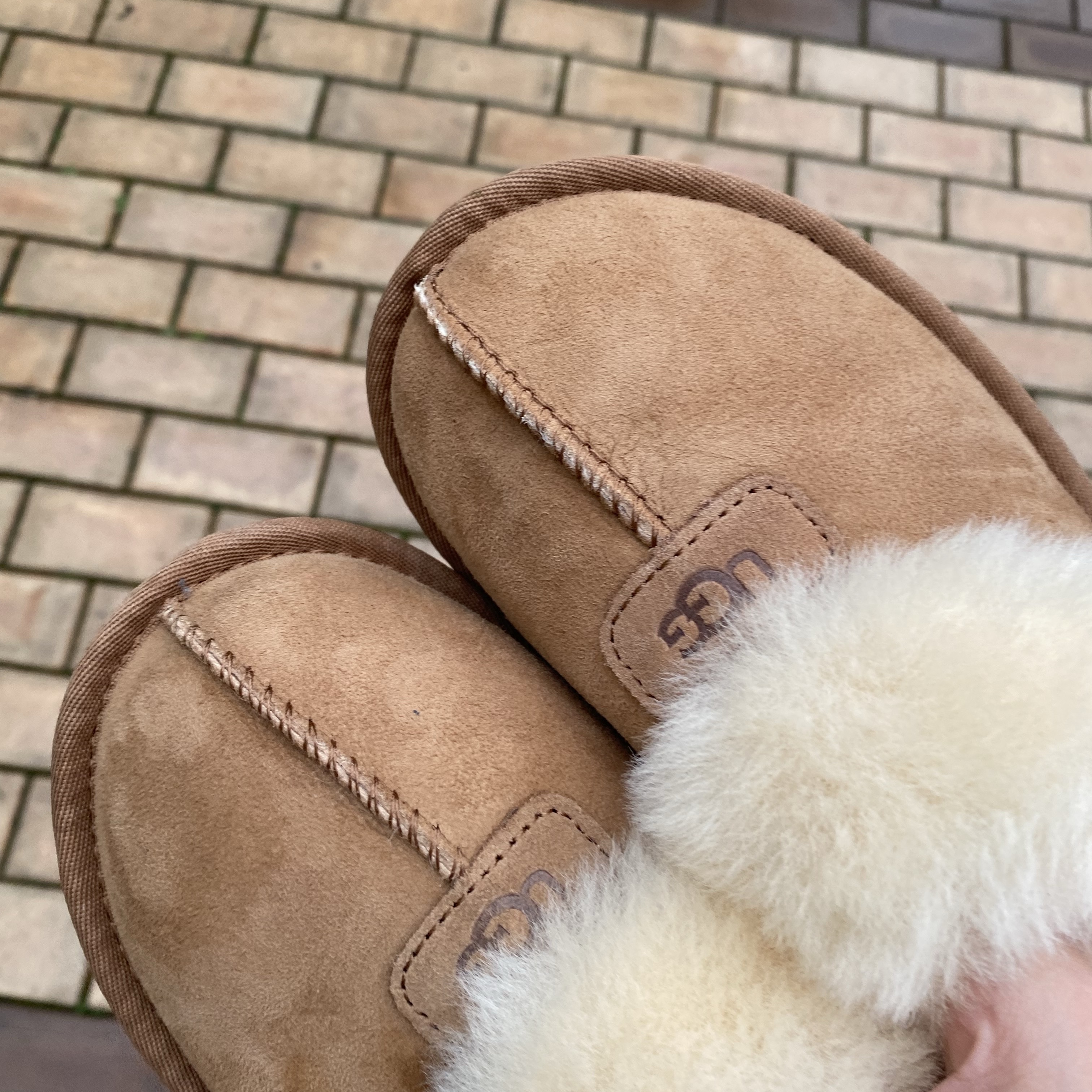 (W) UGG Coquette Slipper Chestnut 착용 스타일