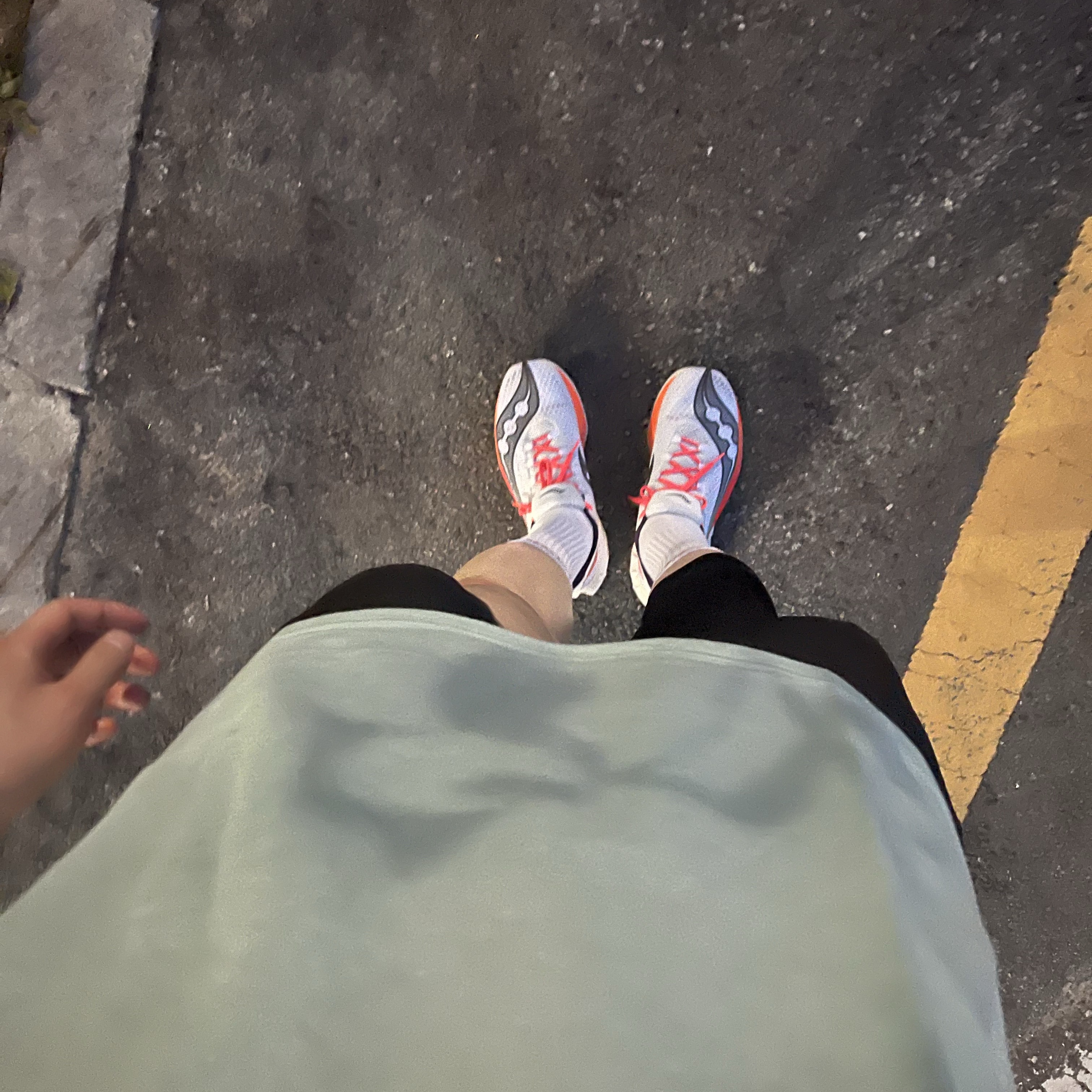 Saucony Endorphin Pro 4 White 착용 스타일 - 5