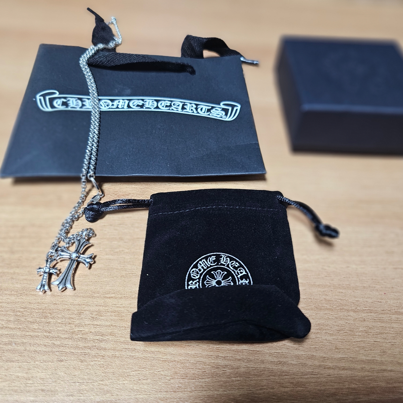 Chrome Hearts Silichrome CH Cross Pendant White 2022/2023 착용 스타일