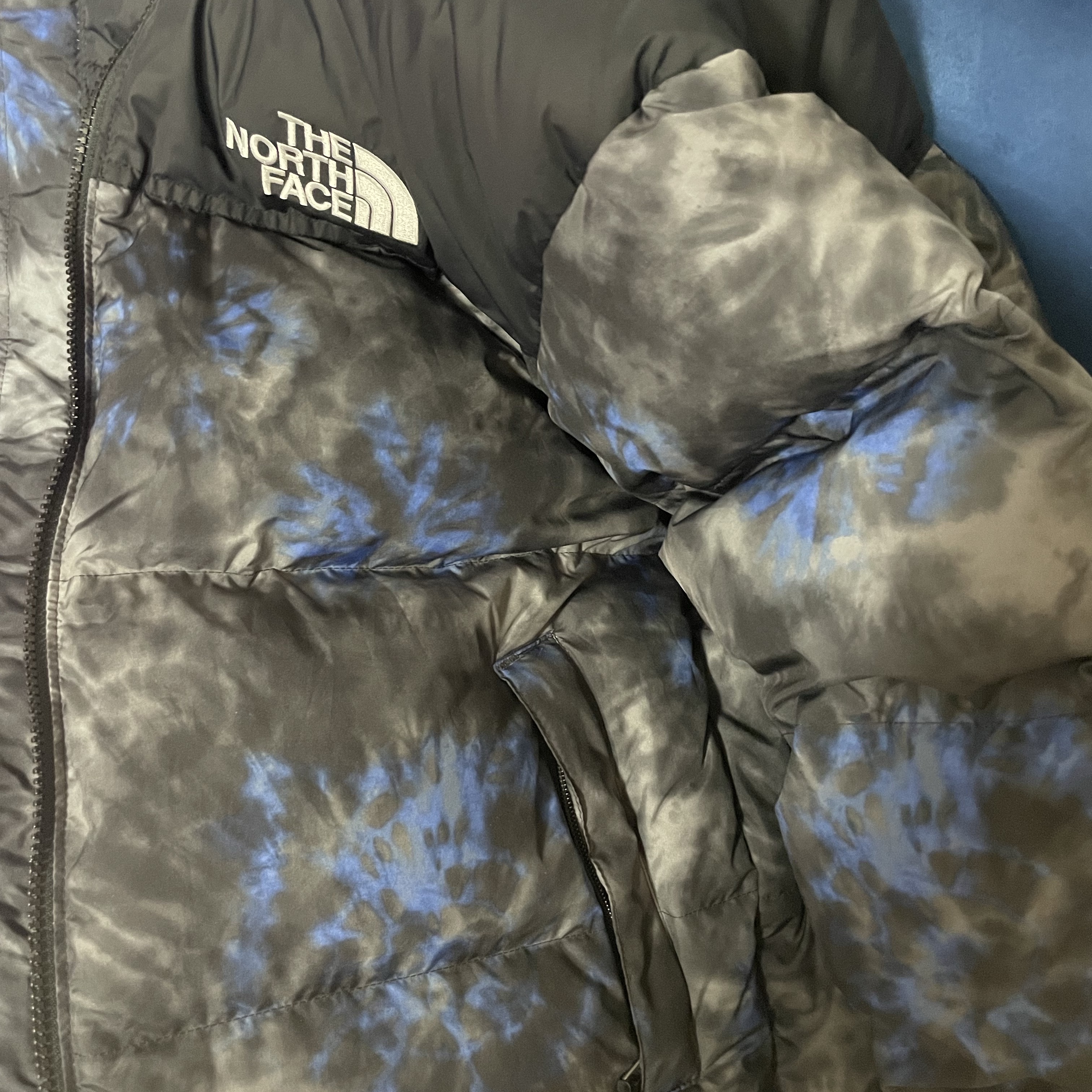The North Face 1996 Novelty Nuptse Jacket Deep and Deep Navy 착용 스타일