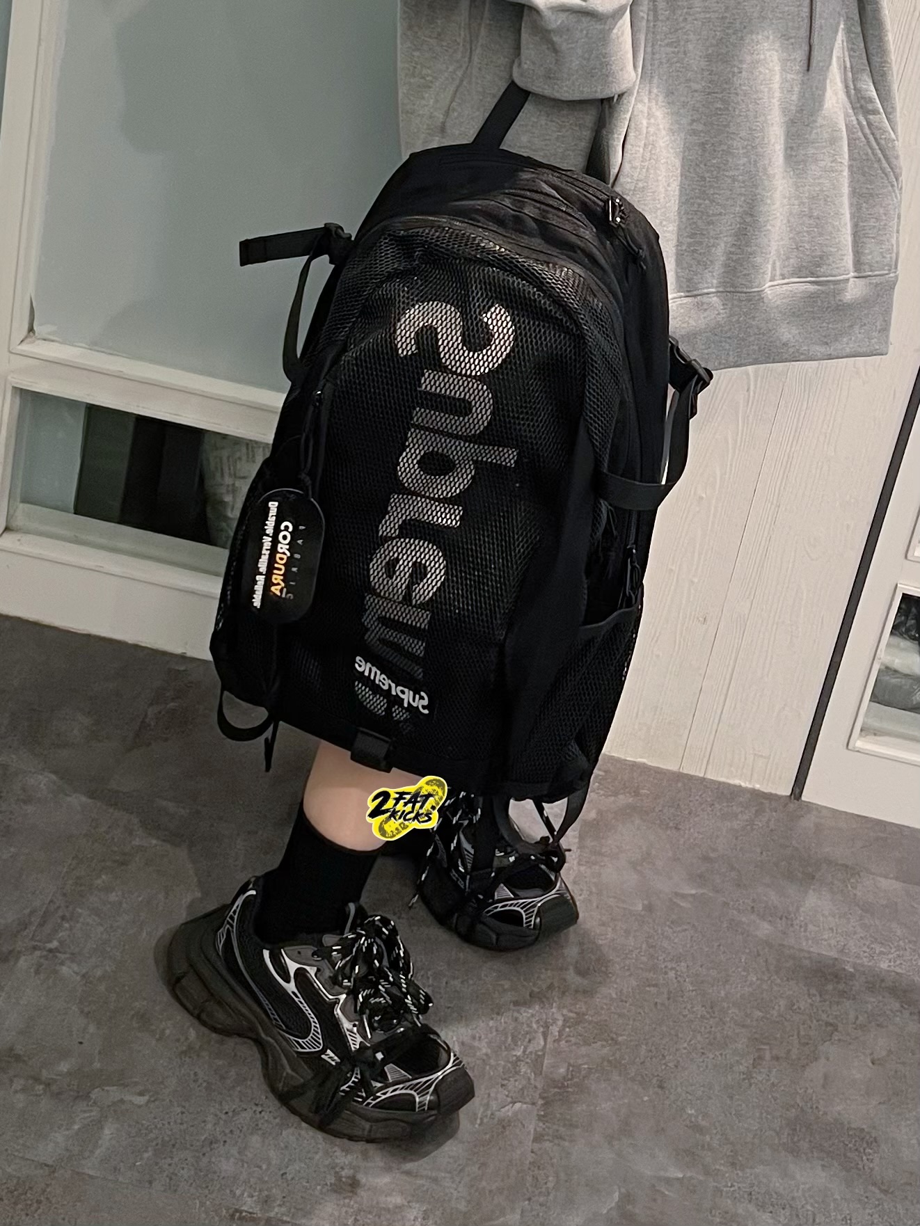 Supreme Backpack Black - 20SS 착용 스타일 - 2