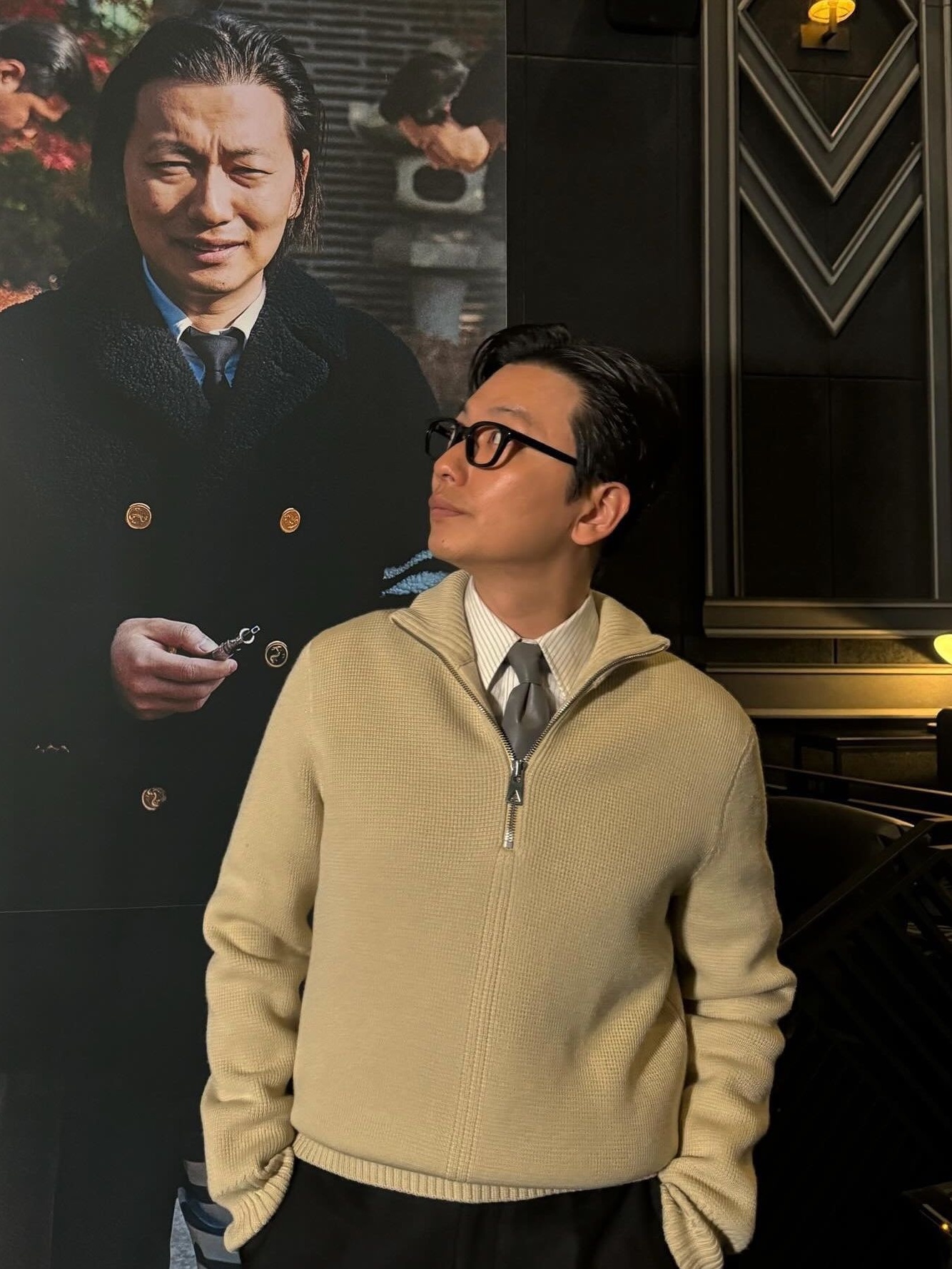 Suade Fancy Crop Knit Zip Up Brown, Rubati Alps Knit Zip-up Cardigan Flower Stitched by Hand Ivory 착용 스타일 - 4