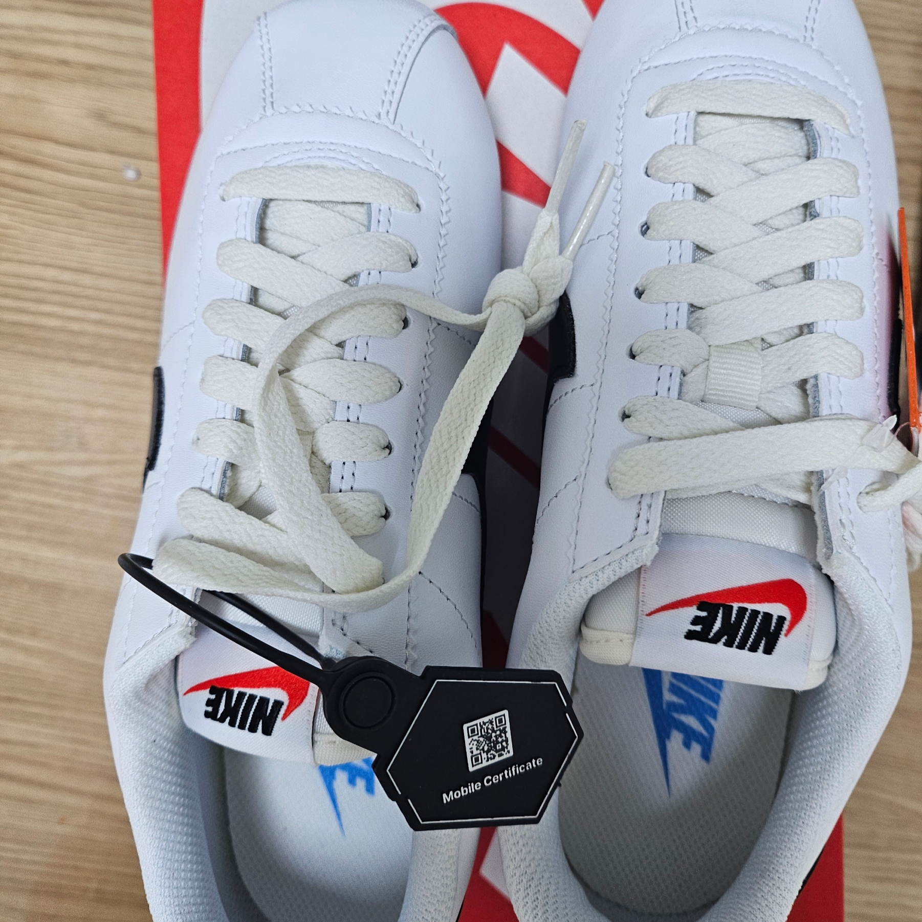 (W) Nike Cortez White and Black 착용 스타일