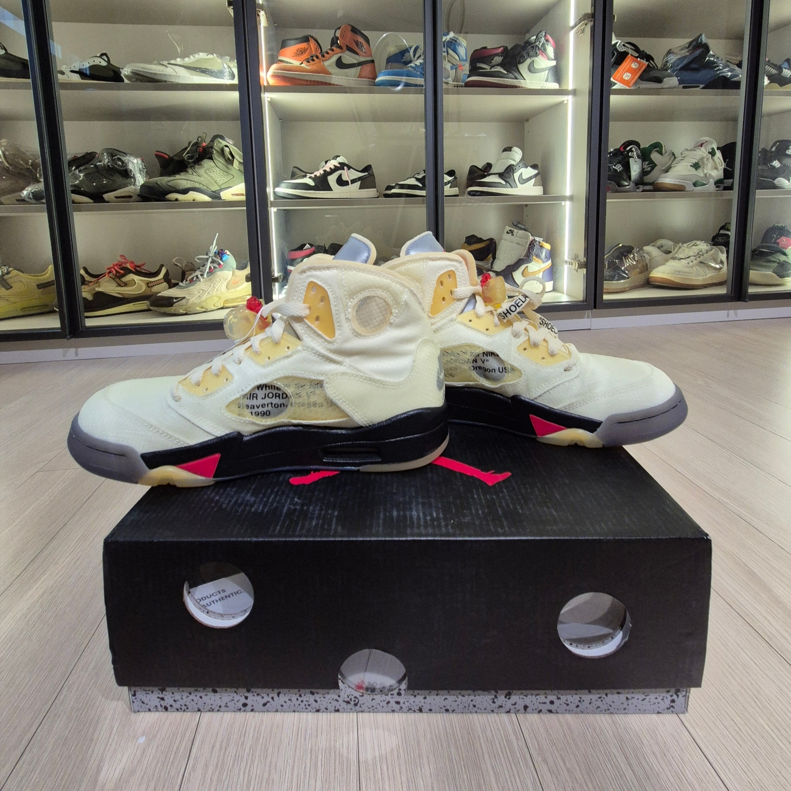 Jordan 5 x Off-White Retro SP Sail Fire Red, Jordan 3 Retro Seoul 착용 스타일 - 5