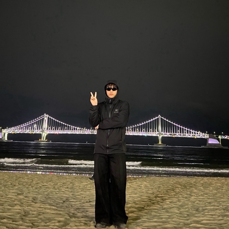 Arc'teryx Atom LT Hoody Black 착용 스타일 - 1
