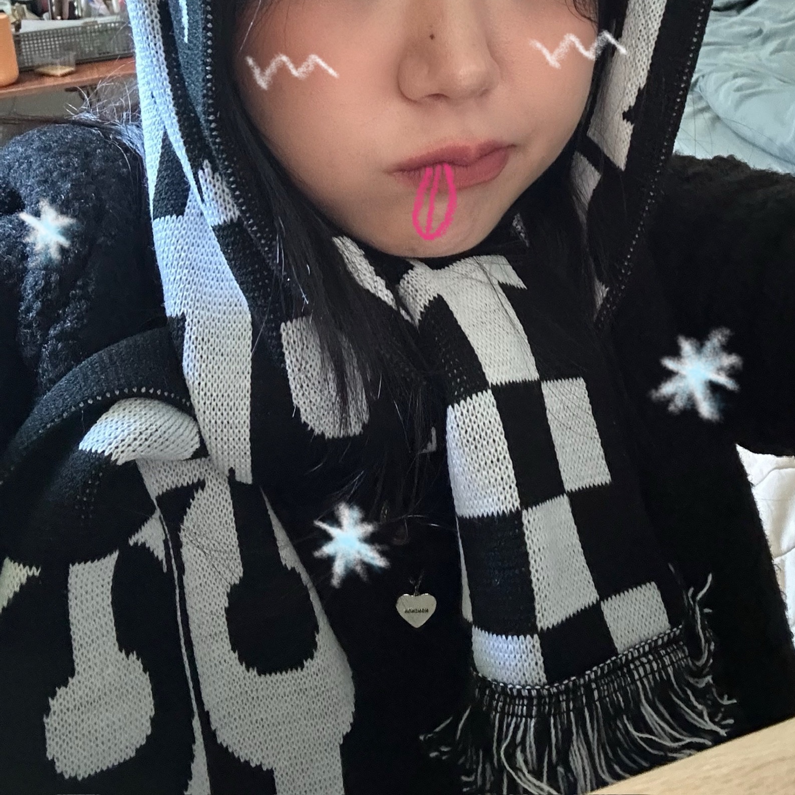 CDG Logo Check Muffler White Black, CDG Logo Coach Jacket Black 착용 스타일 - 2
