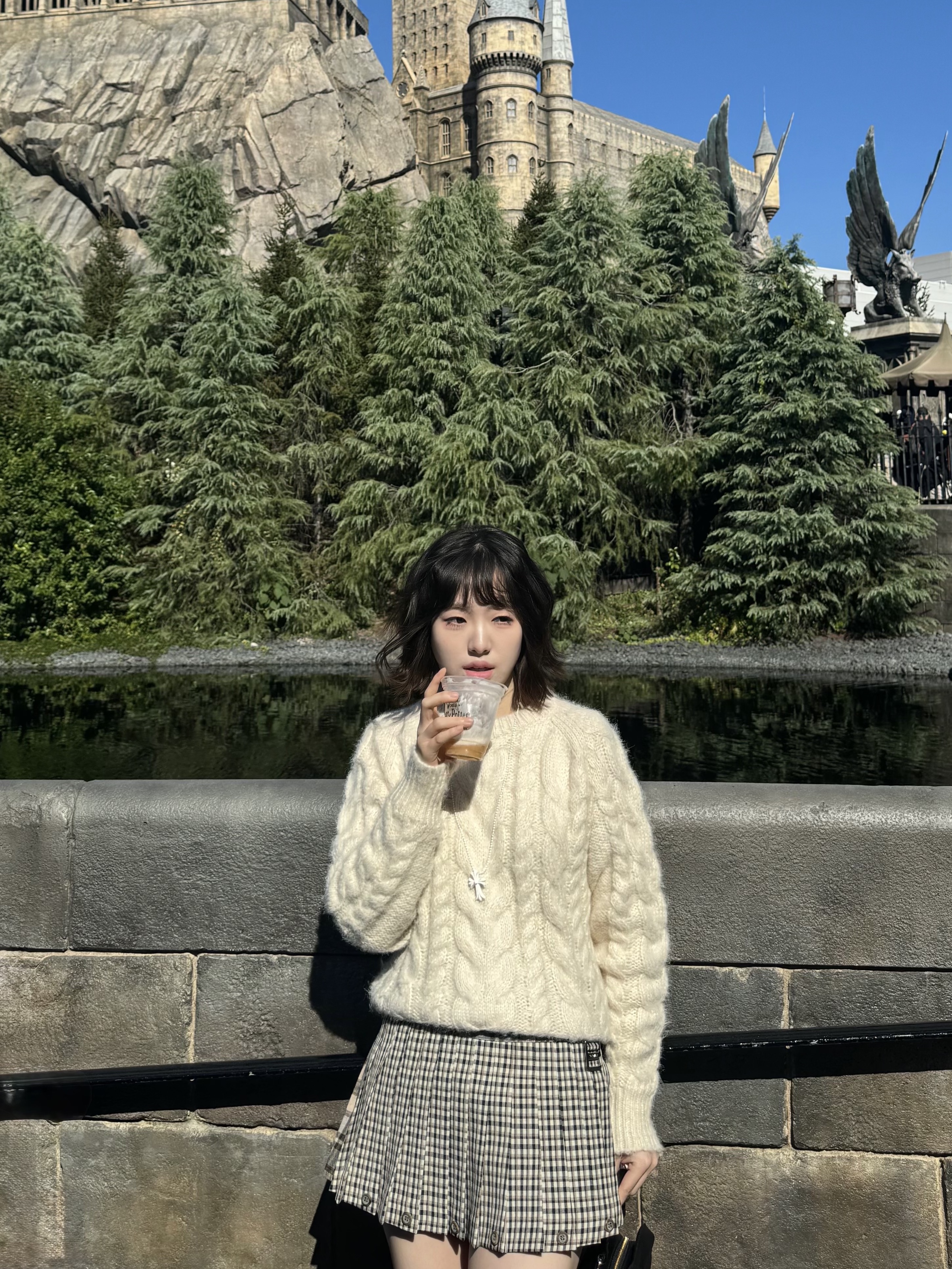 (W) Glowny Russell Plaid Mini Skirt Brown, Dr. Martens 1461 Bex Black 착용 스타일 - 3