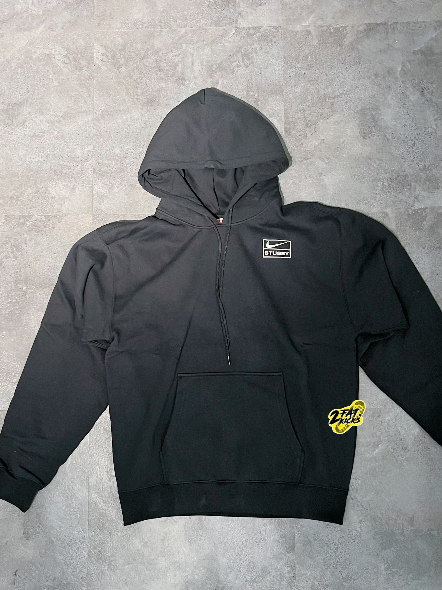 Nike x Stussy NRG RA Washed Pullover Hoodie Black (DN4028-010), Nike x Stussy NRG RA Pullover Hoodie Dark Grey Heather (DJ9489-063) 착용 스타일 - 4