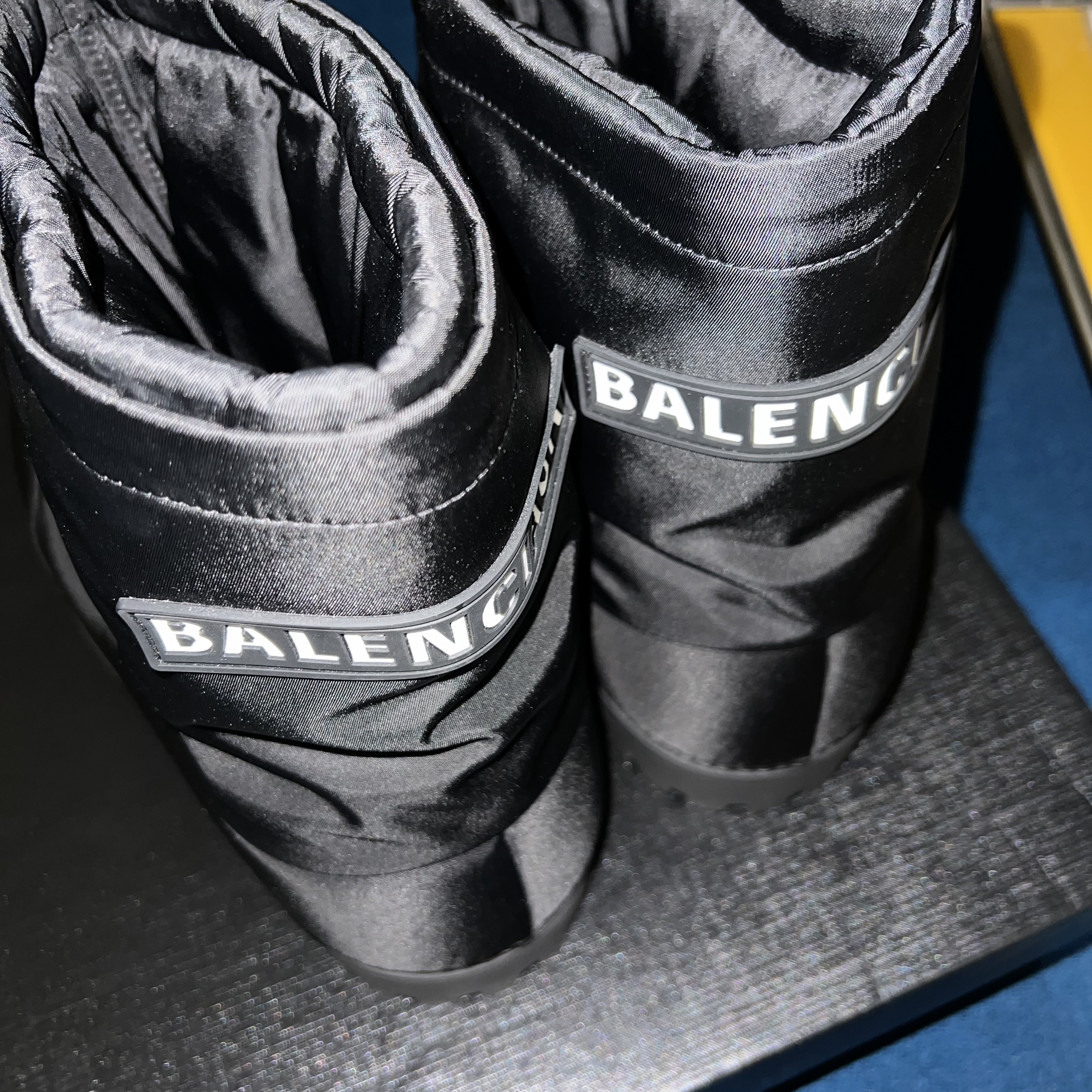 Balenciaga Skiwear Alaska Nylon Low Boot Black 착용 스타일 - 2