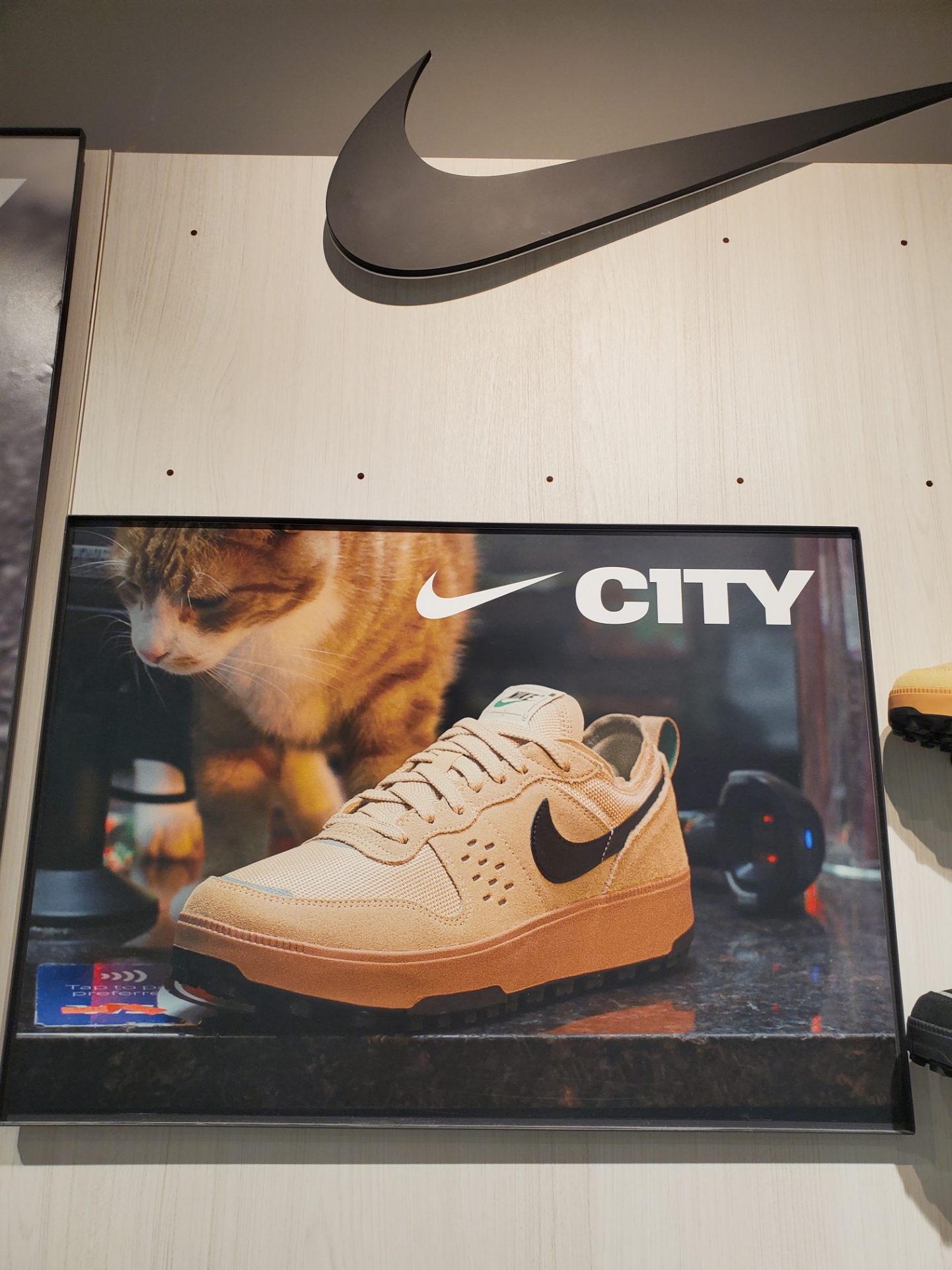 Nike C1TY Brownstone Flax Sesame, Nike C1TY Black Stadium Green 착용 스타일 - 1