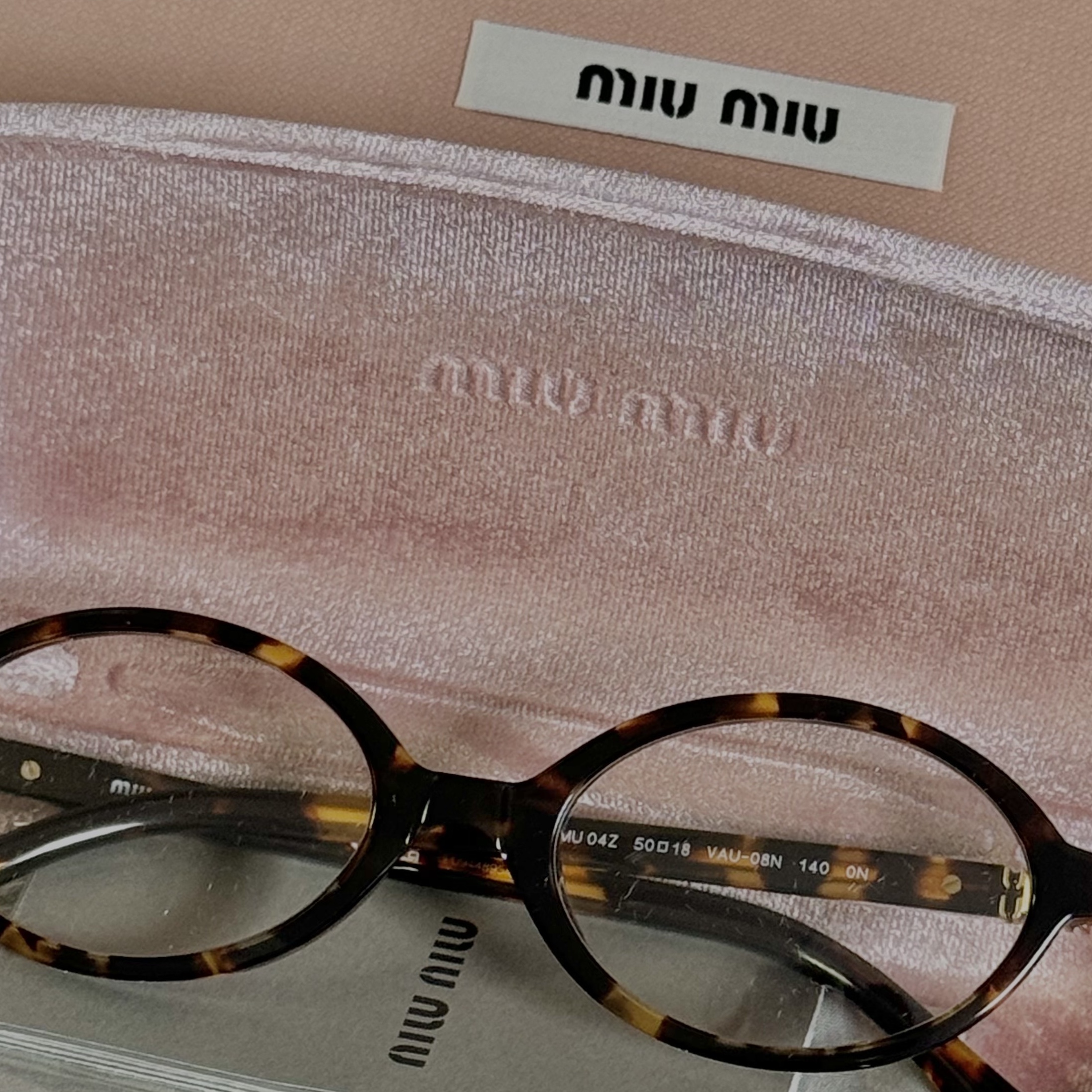 (W) Miu Miu Regard Sunglasses Blue Lenses Honey Tortoiseshell Acetate Standard fit 착용 스타일