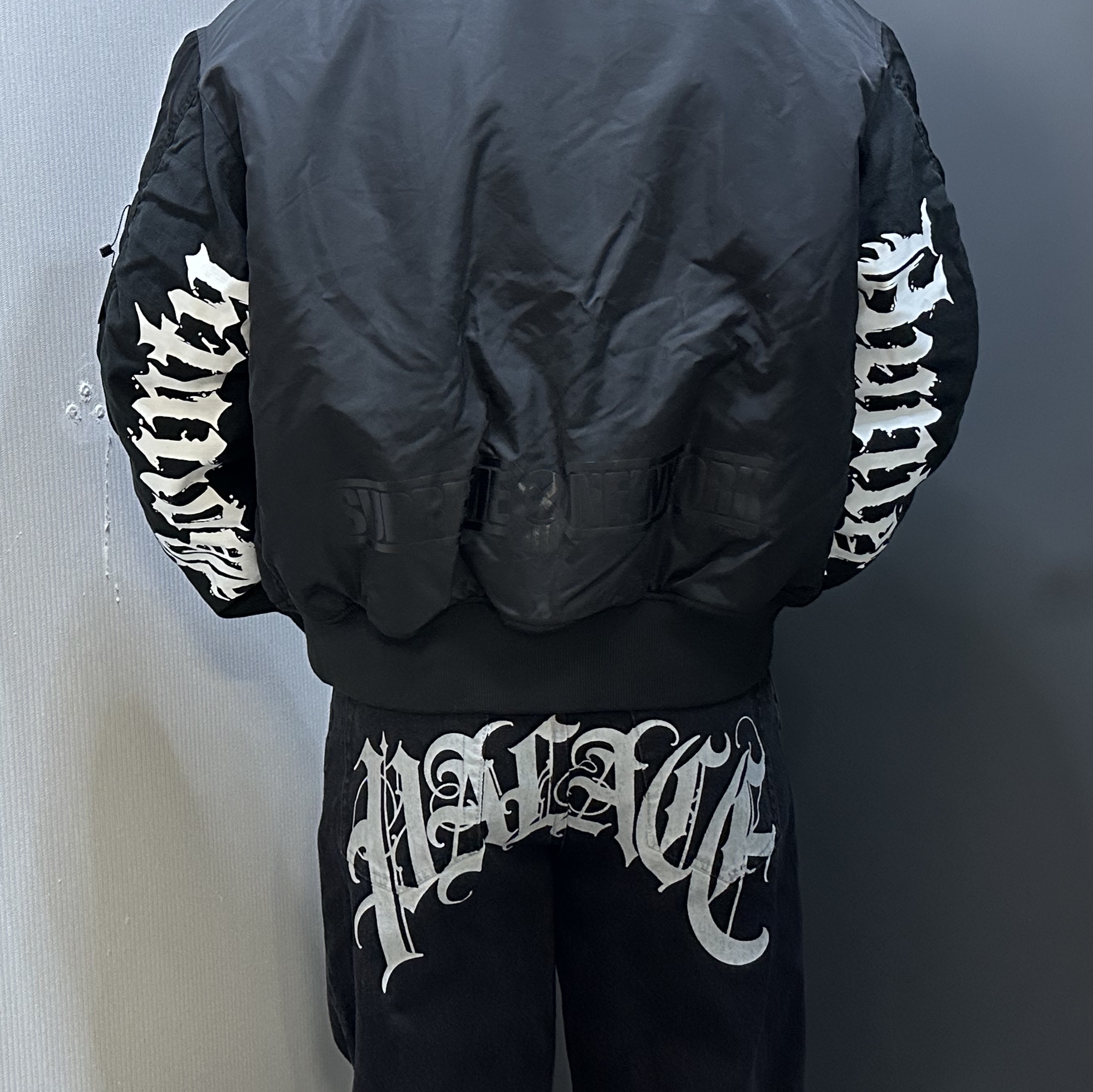 Palace EL Script P90 Baggy Jean Black - 24FW, Supreme x Bounty Hunter MA-1 Jacket Black - 23FW 착용 스타일