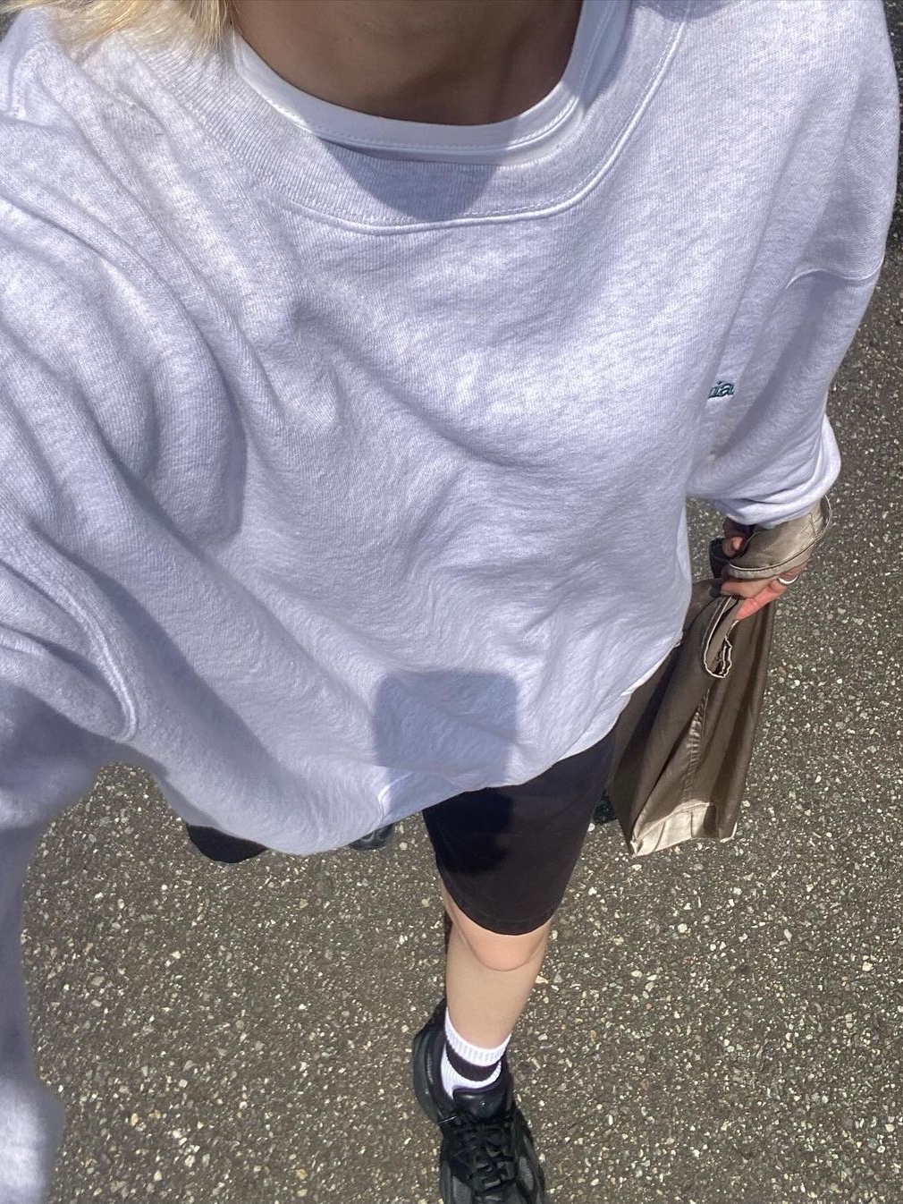 [KREAM 단독] California General Store Organic Sweatshirt Crew Light Gray - 24FW 착용 스타일
