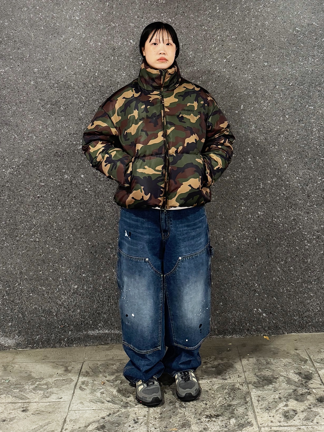 QT8 GARMENTS Painted Double Knee Washed Pants Blue, Salomon Techamphibian 5 Black 착용 스타일 - 1