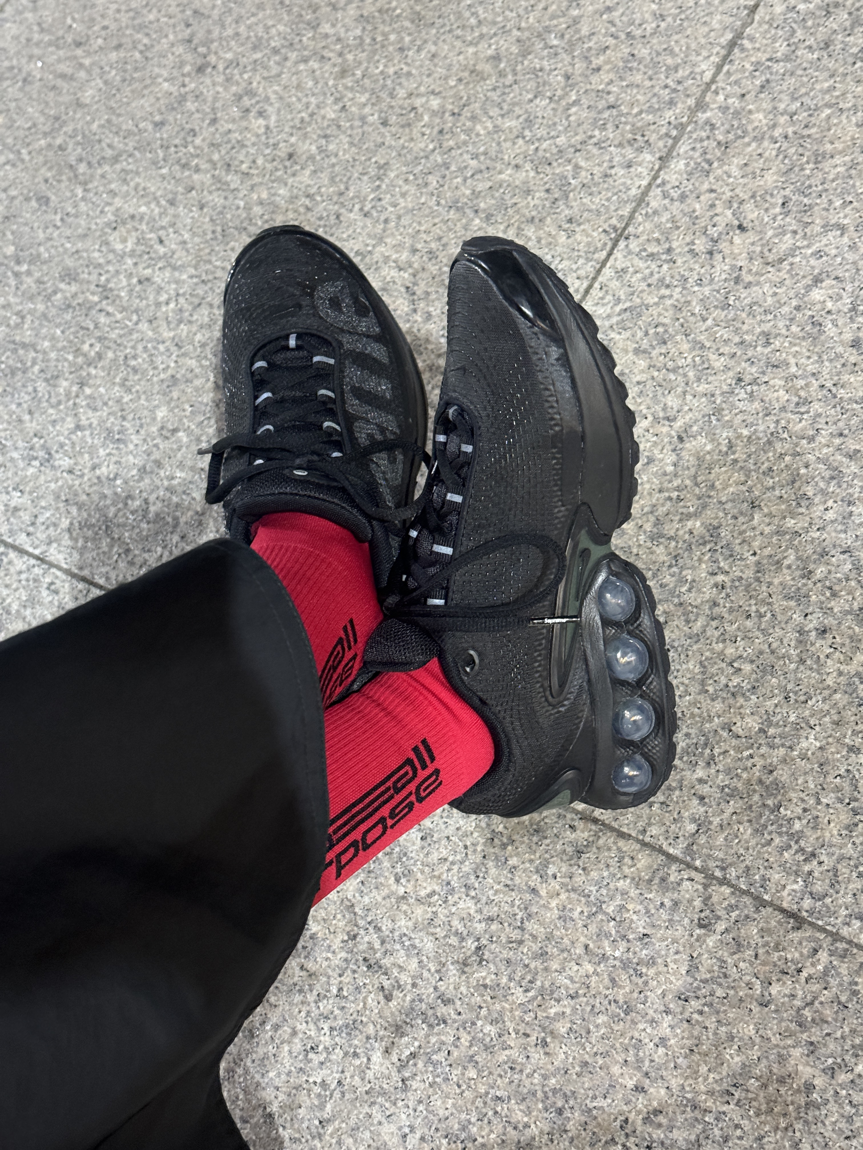 Nike x Supreme Air Max DN SP Black Galactic Jade 착용 스타일