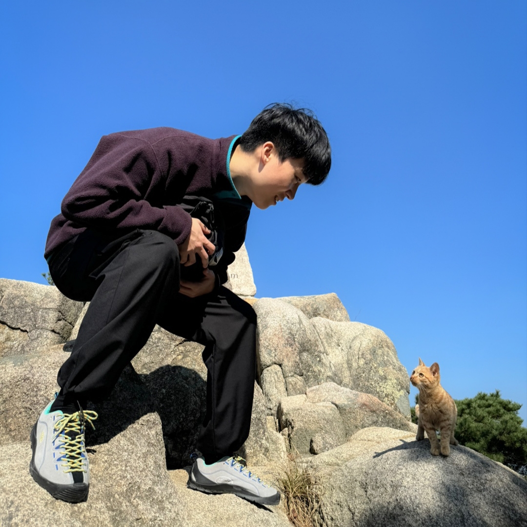 Patagonia Synchilla Snap-T Fleece Pullover Obsidian Plum 착용 스타일