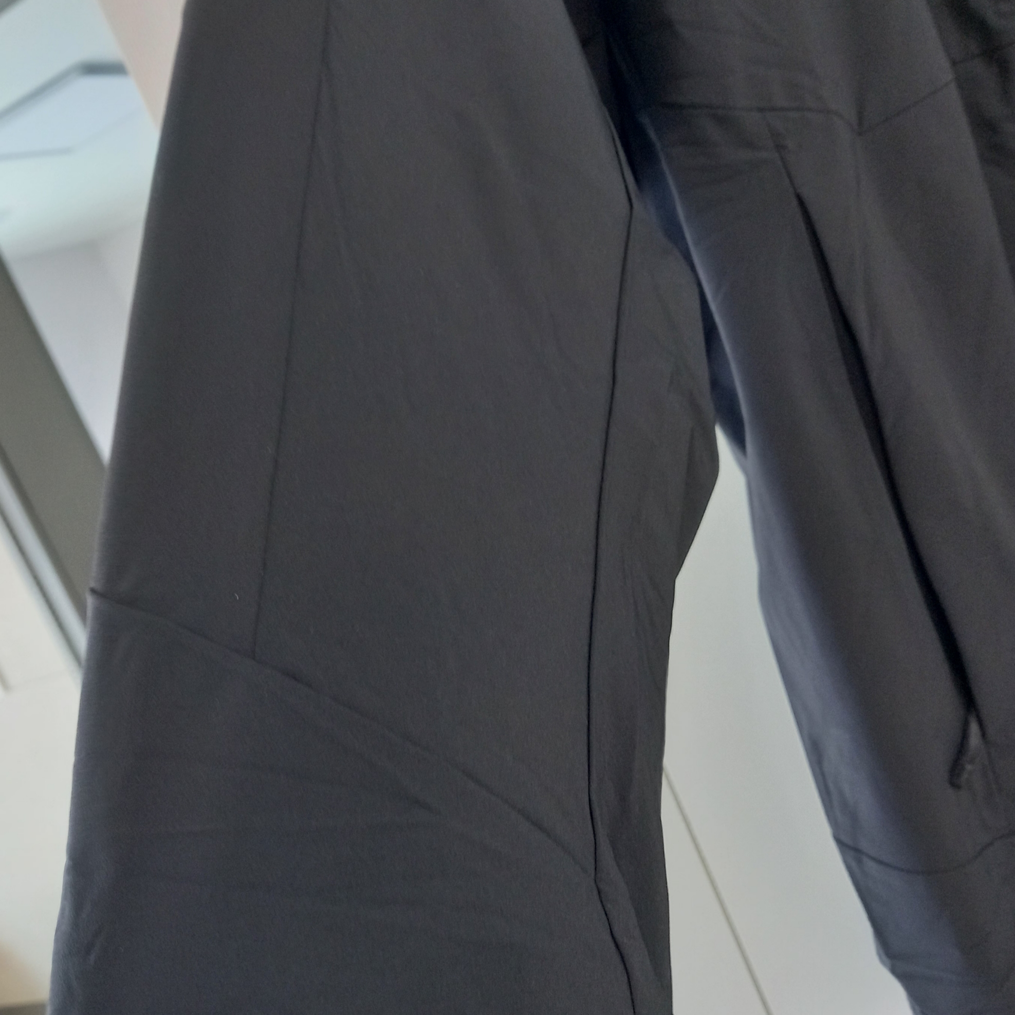 Arc'teryx Allium Insulated Jacket Black 착용 스타일 - 7