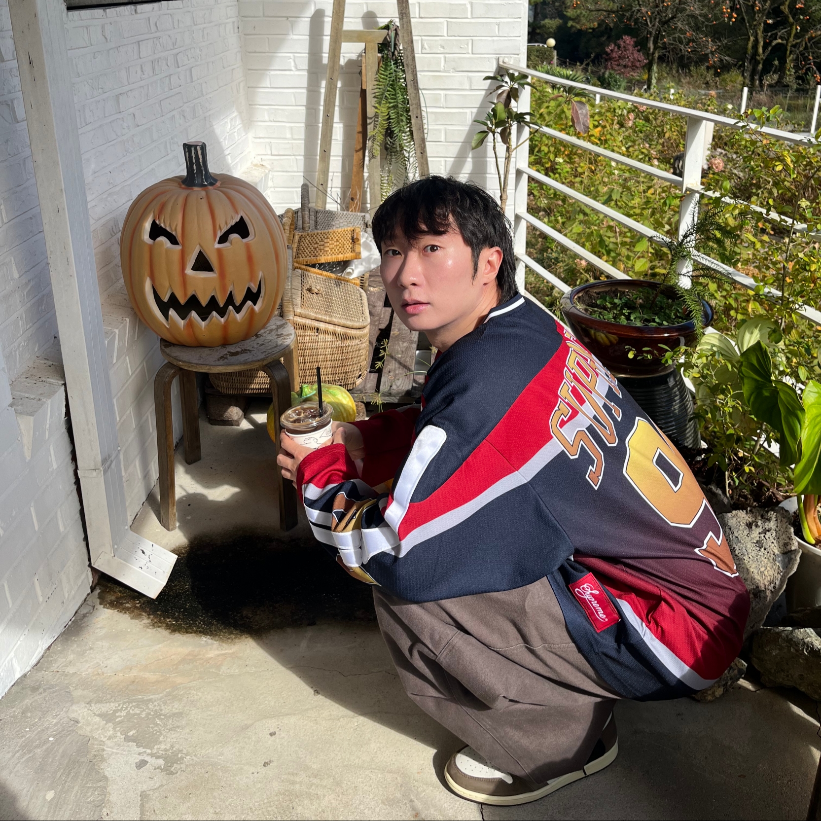 Supreme Bones Hockey Jersey Multicolor - 23FW, Jordan 1 x Travis Scott Retro High OG SP Mocha 착용 스타일 - 1