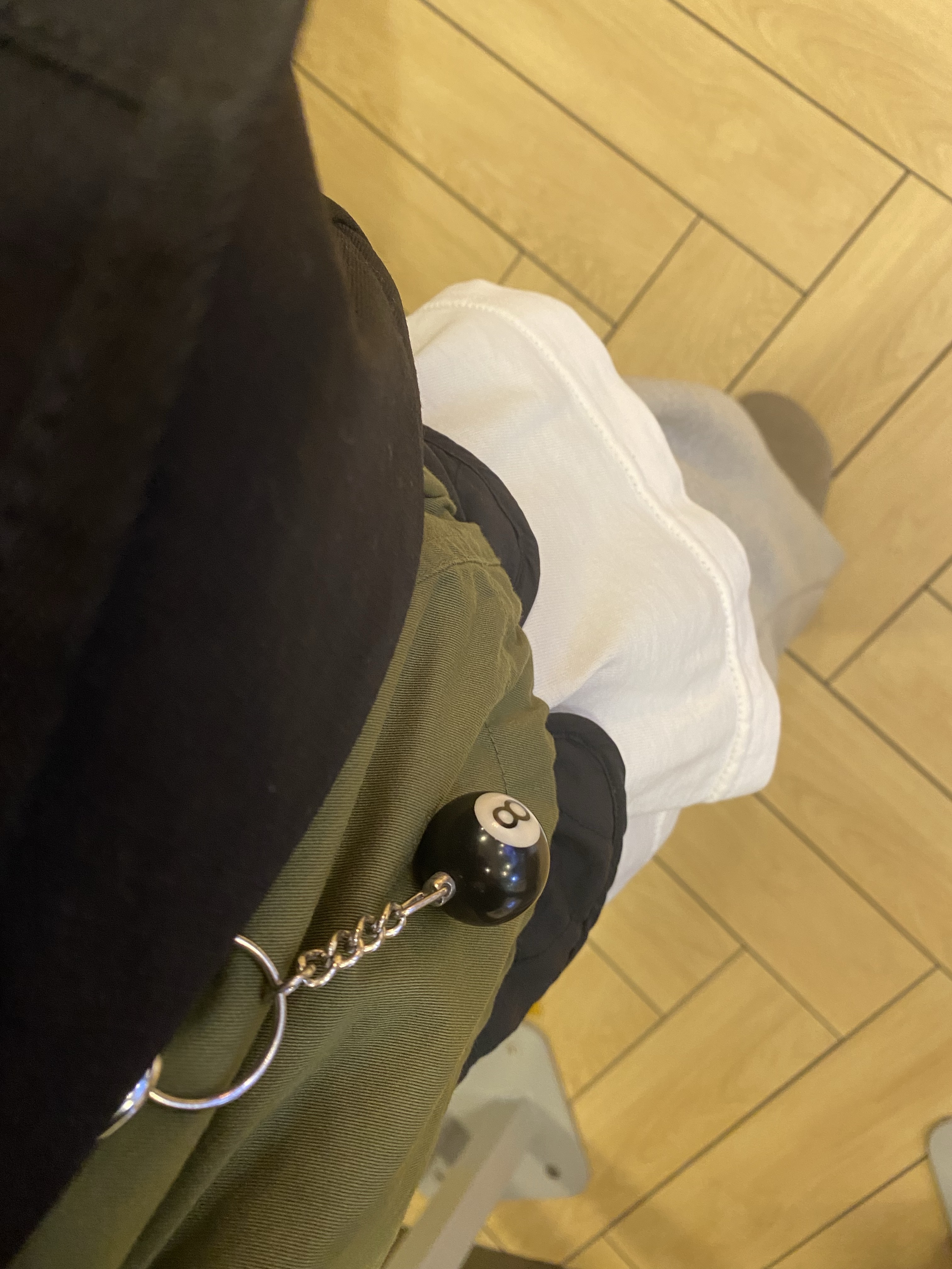 Carhartt Cargo Series Messenger Bag Black, Casetify x IAB Studio Single White Logo AirPods Pro Case Clear 착용 스타일 - 3