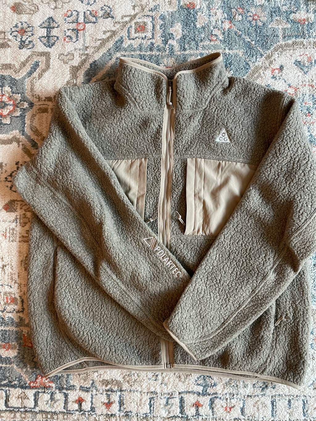 Nike ACG Arctic Wolf Full Zip Top Khaki Light Iron Ore - Asia 착용 스타일 - 1