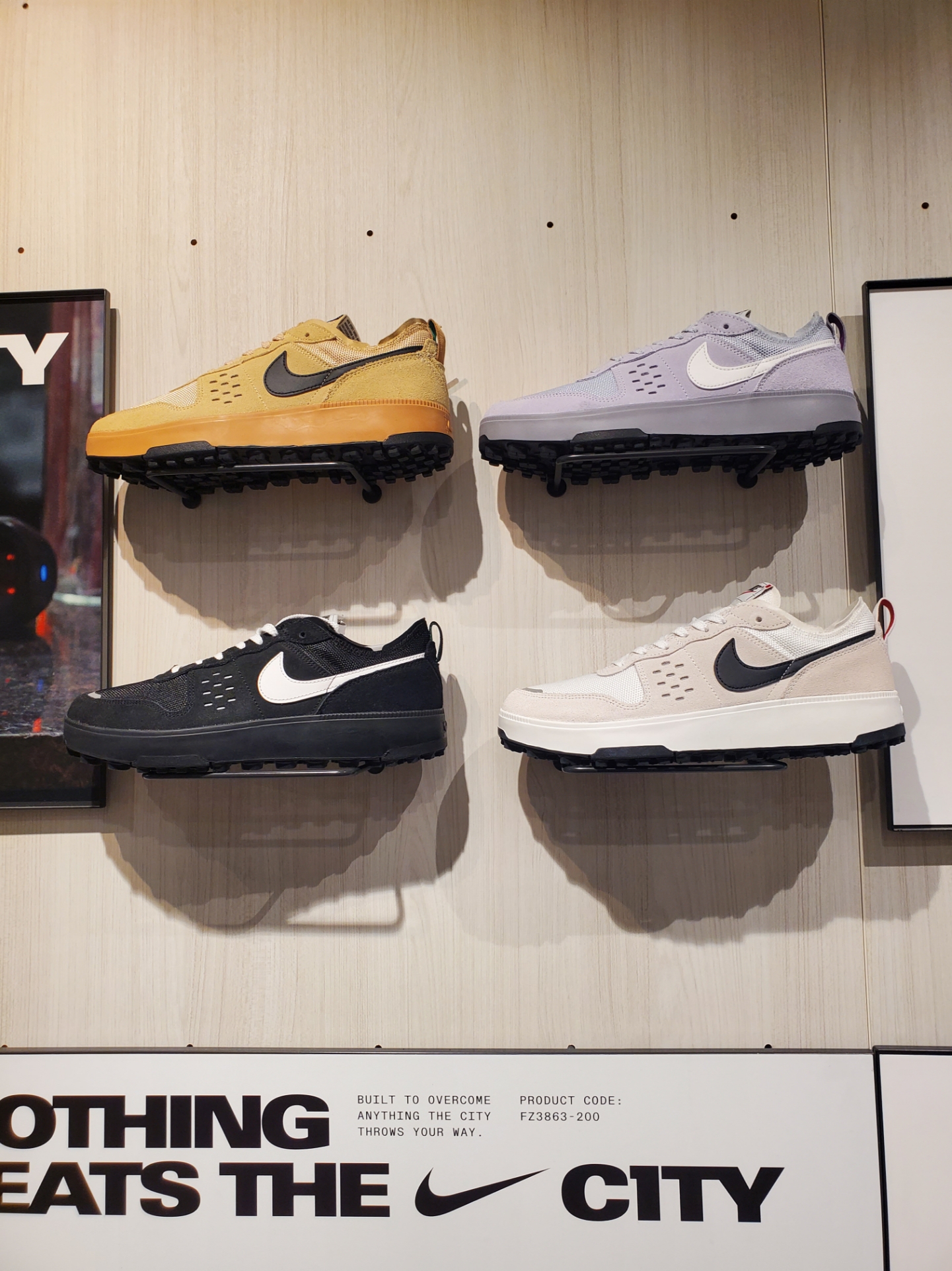 Nike C1TY Brownstone Flax Sesame, Nike C1TY Black Stadium Green 착용 스타일 - 2