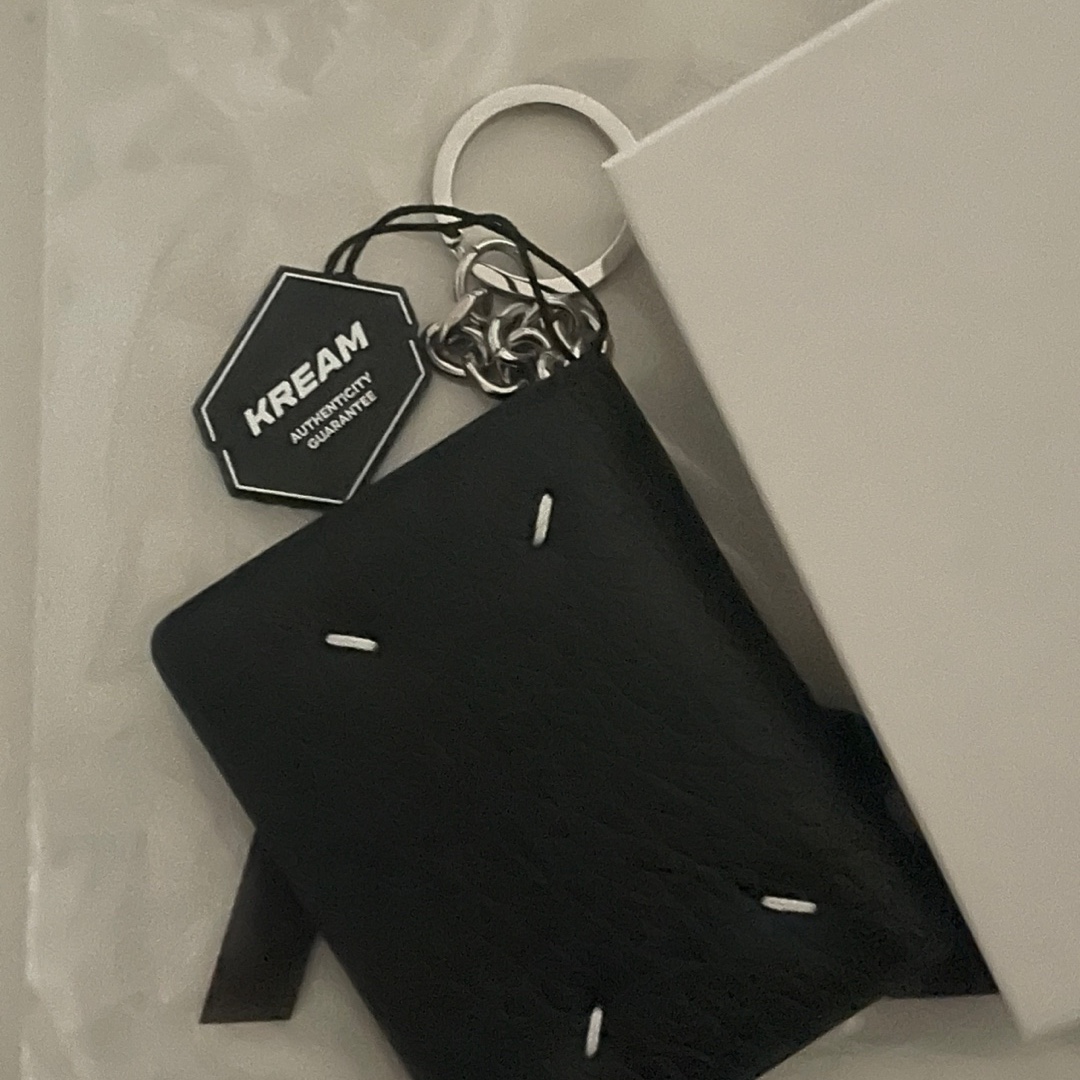 Maison Margiela Keyring Wallet Black 착용 스타일