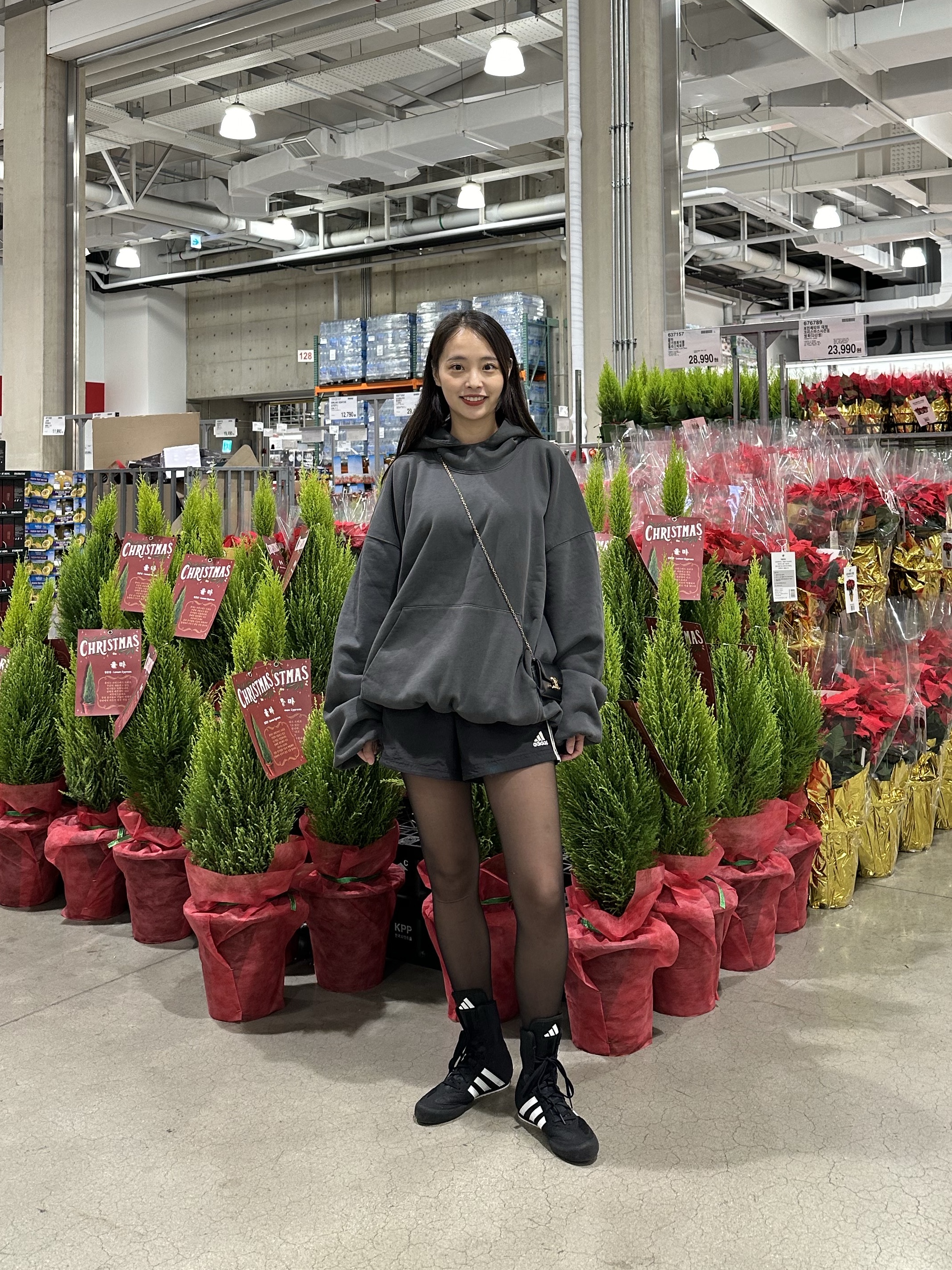 Yeezy Gap Engineered By Balenciaga Dove Hoodie Black, (W) Adidas 3-Stripes Woven Shorts Black - KR Sizing 착용 스타일 - 1