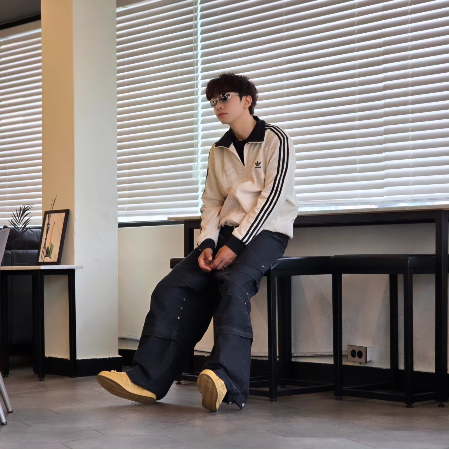 Adidas Waffle Beckenbauer Track Top Wonder White - KR Sizing, Adidas Superstar Golden Beige 착용 스타일 - 4