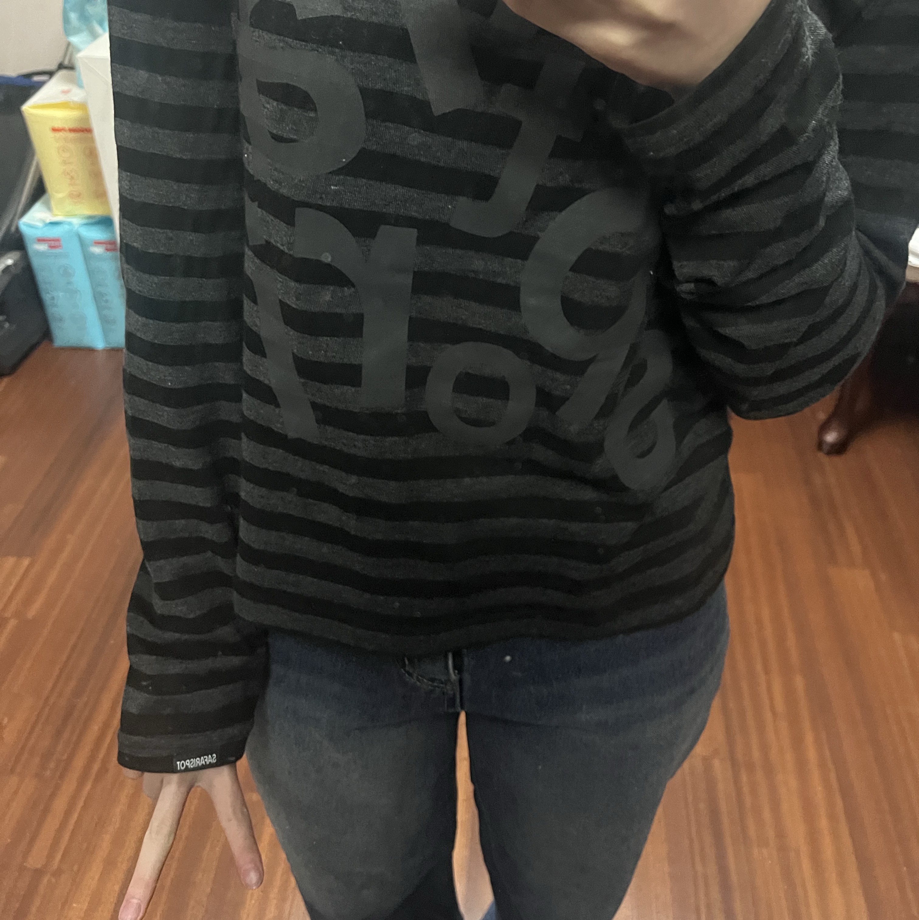 [KREAM 단독] Safarispot Women 1/2 Ticketing Stripe Border Tee Black 착용 스타일