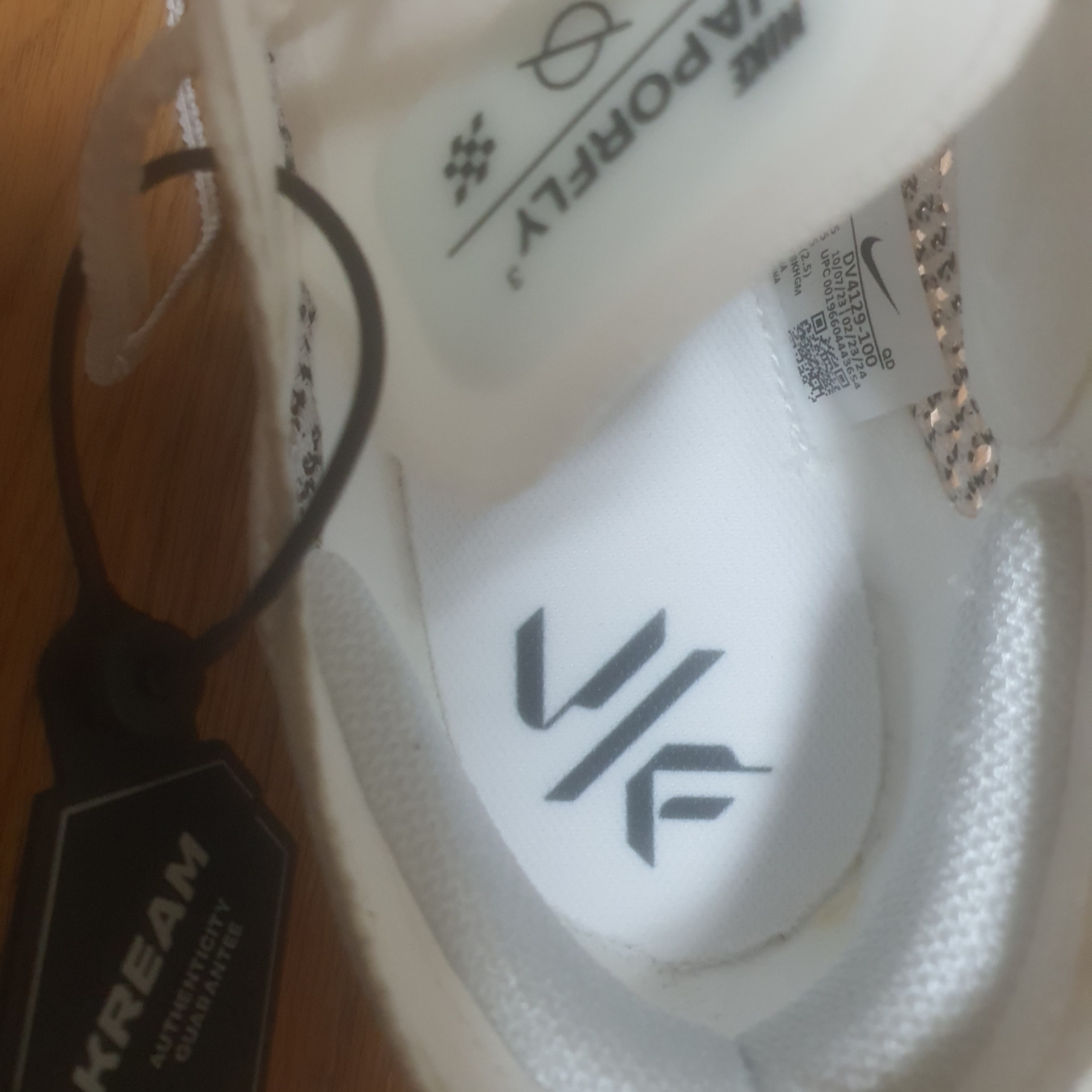 Nike ZoomX Vaporfly Next% 3 White Grey 착용 스타일 - 2