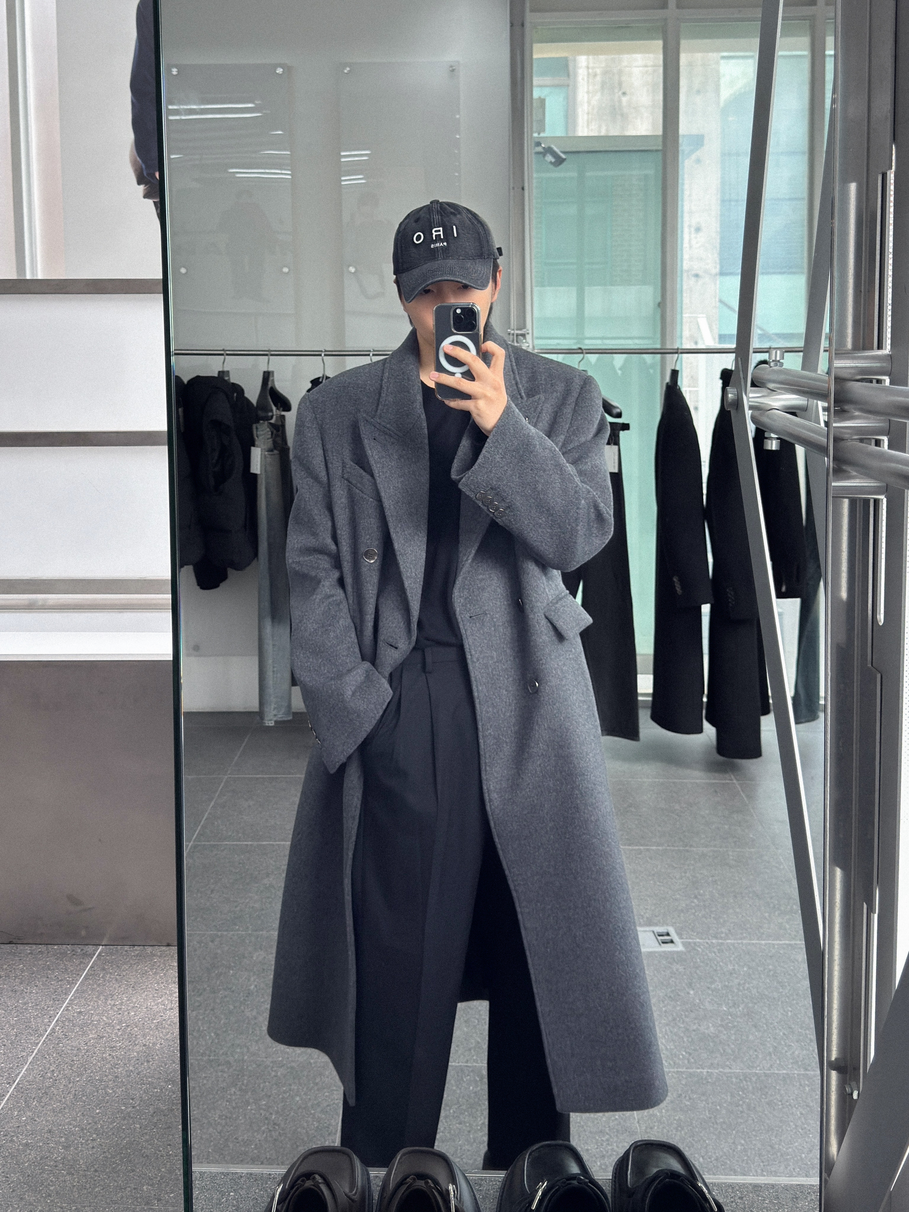 Haleine 3D Faux Shearling Crop Jacket Black (VJ410) 착용 스타일 - 1
