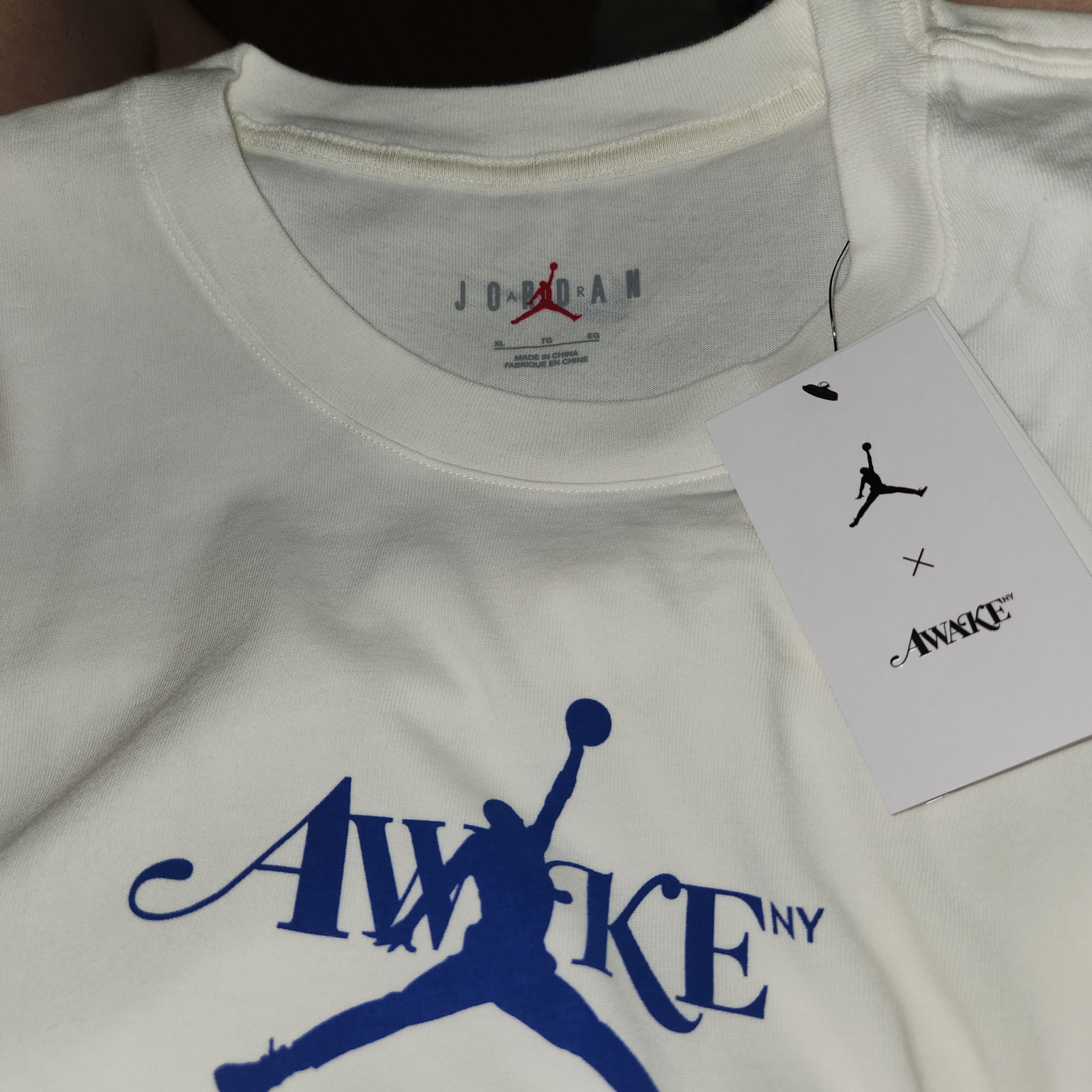 Jordan x Awake NY T-Shirts Sail (FV9913-133) 착용 스타일