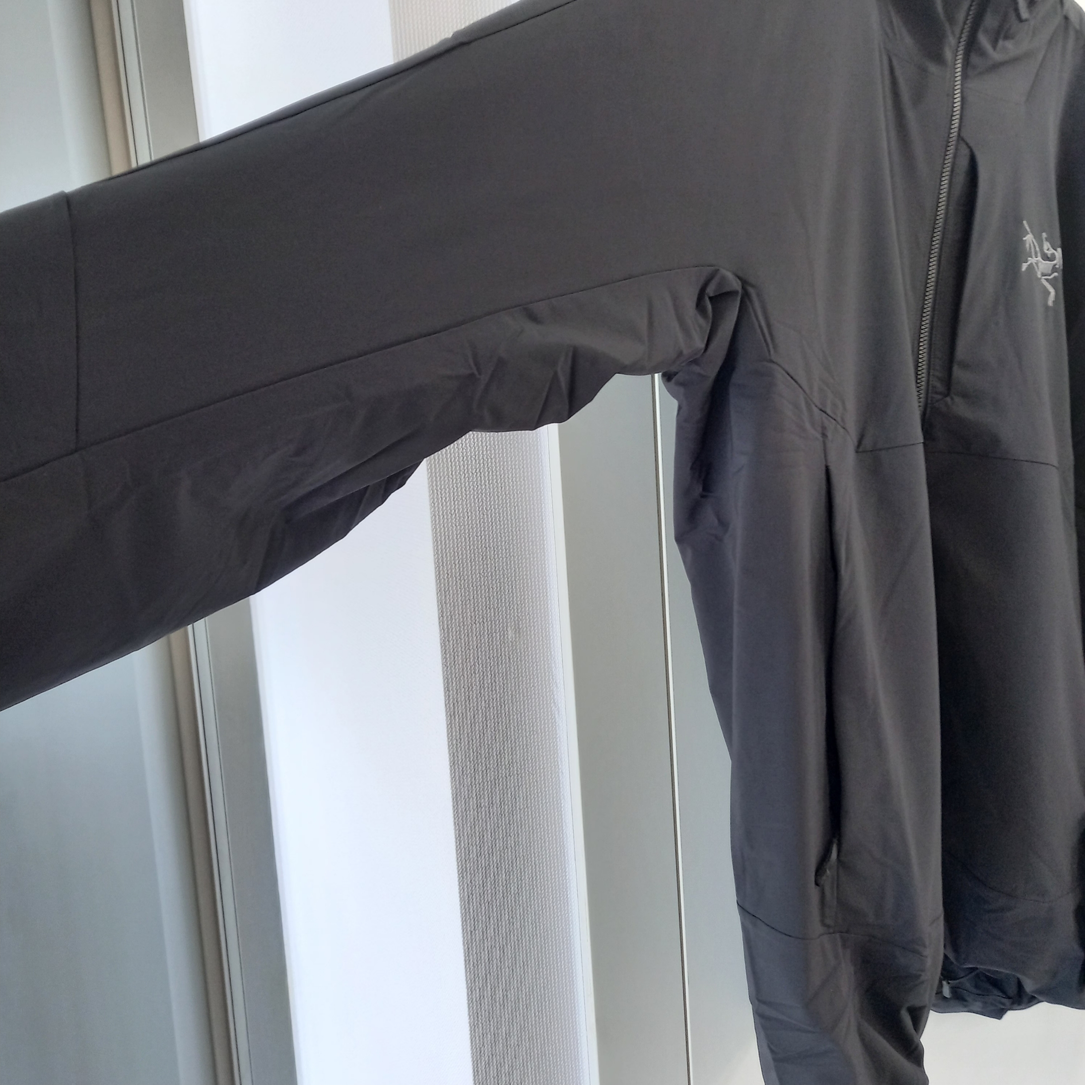 Arc'teryx Allium Insulated Jacket Black 착용 스타일 - 5