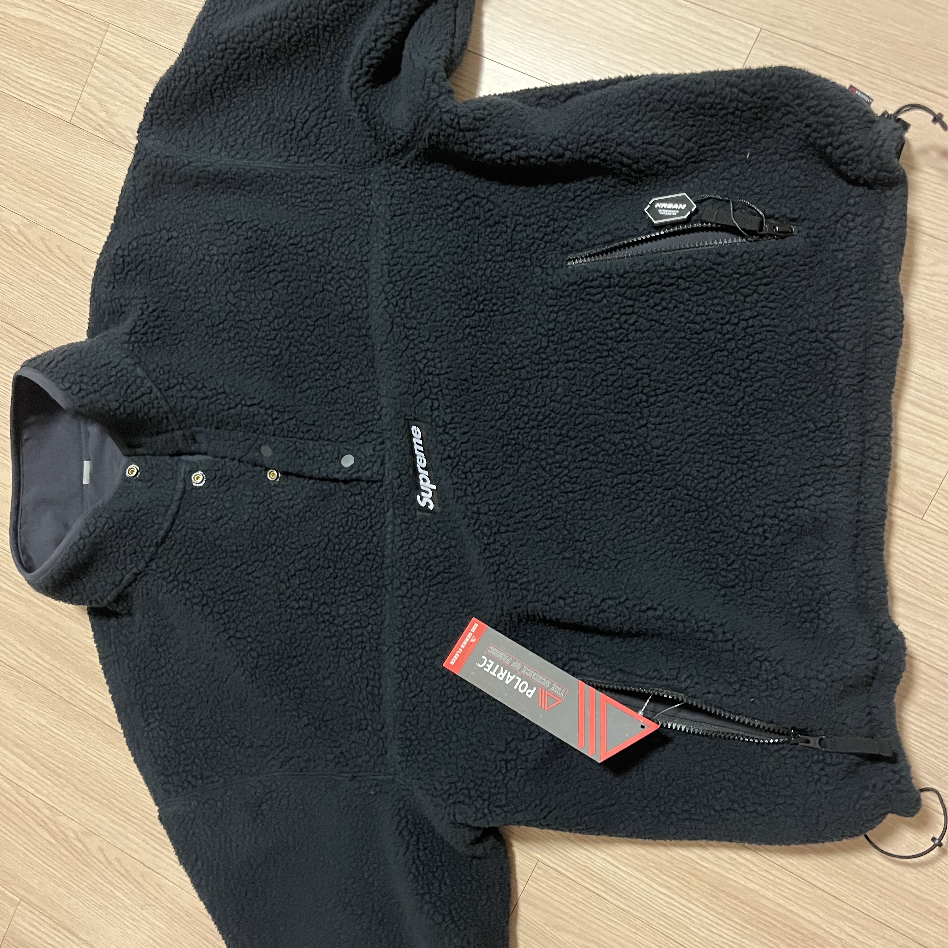 Supreme Polartec Shearling Reversible Pullover Black - 24FW 착용 스타일