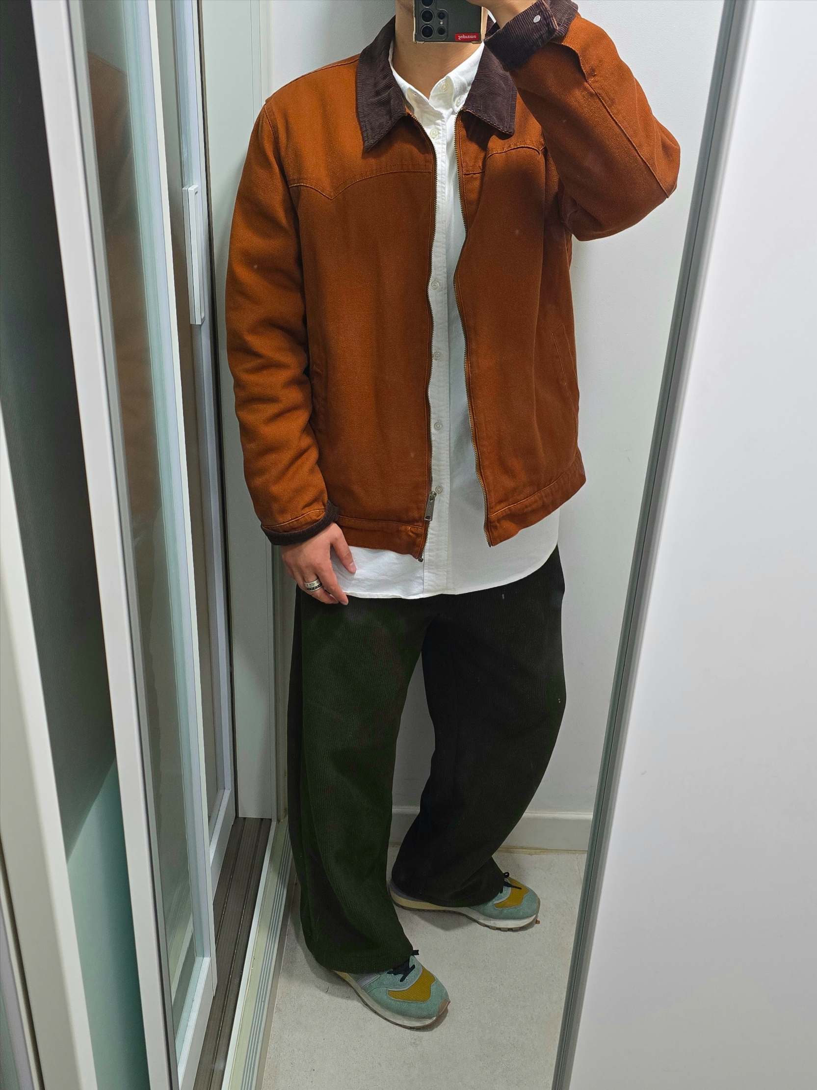 Supreme Loose Fit Flannel Oxford Shirt White - 24FW, New Balance x Stone Island 574 Legacy Light Green 착용 스타일
