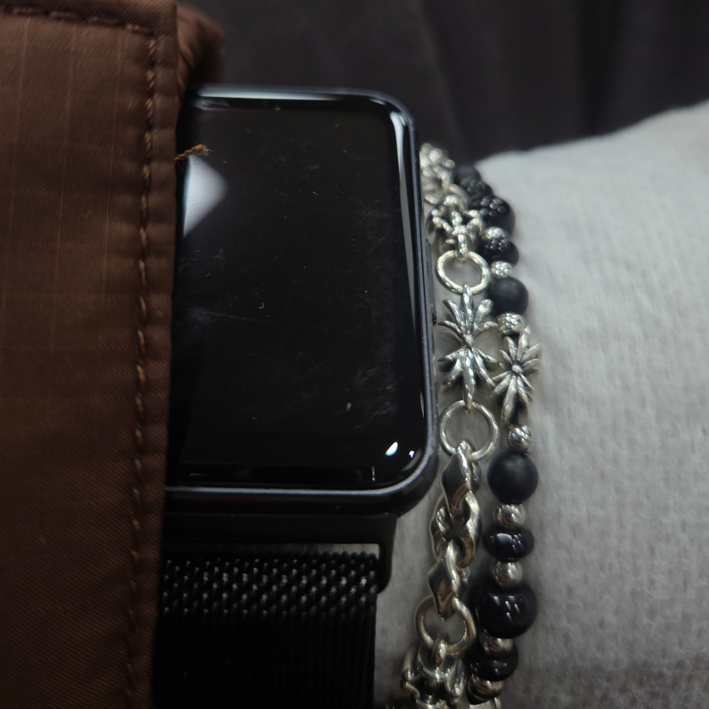 Scudo Signature Link Bracelet Slim, Scudo Vintage Cube Drop Necklace 착용 스타일