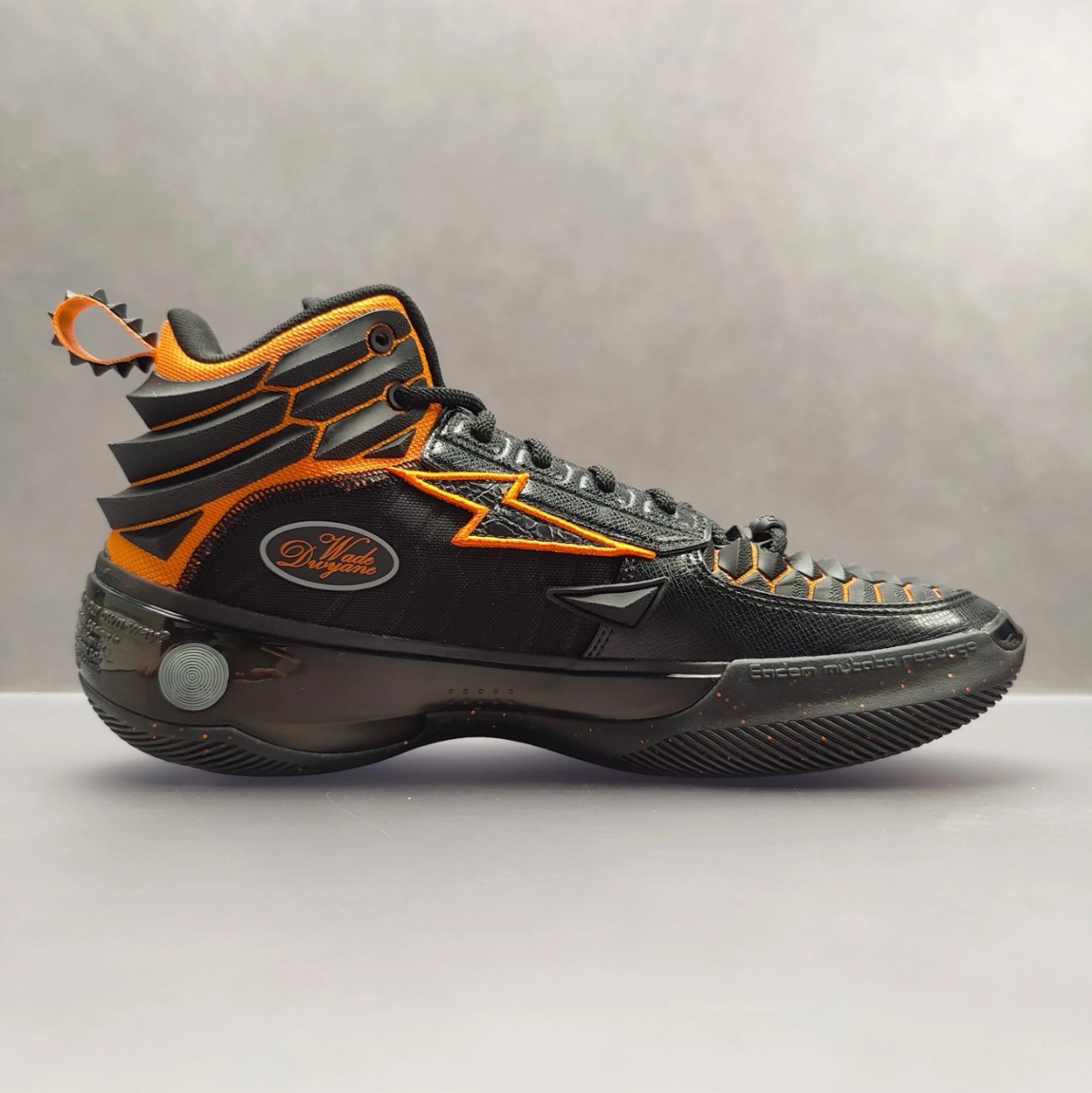 LiNing Way of Wade 10 Low Valentine's Day Moon Night Grey Pink 착용 스타일 - 4