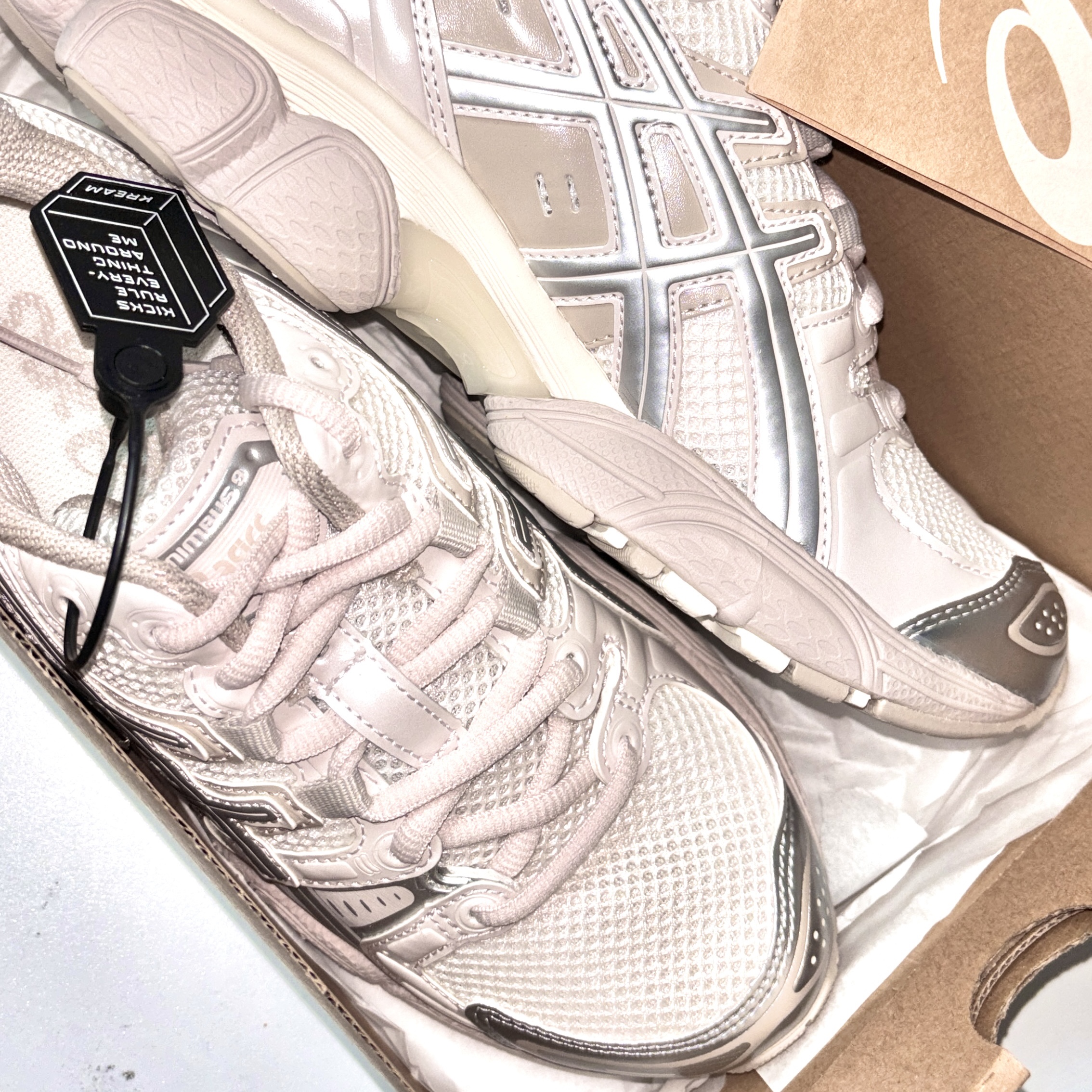 (W) Asics Gel-Nimbus 9 Cream Mineral Beige 착용 스타일