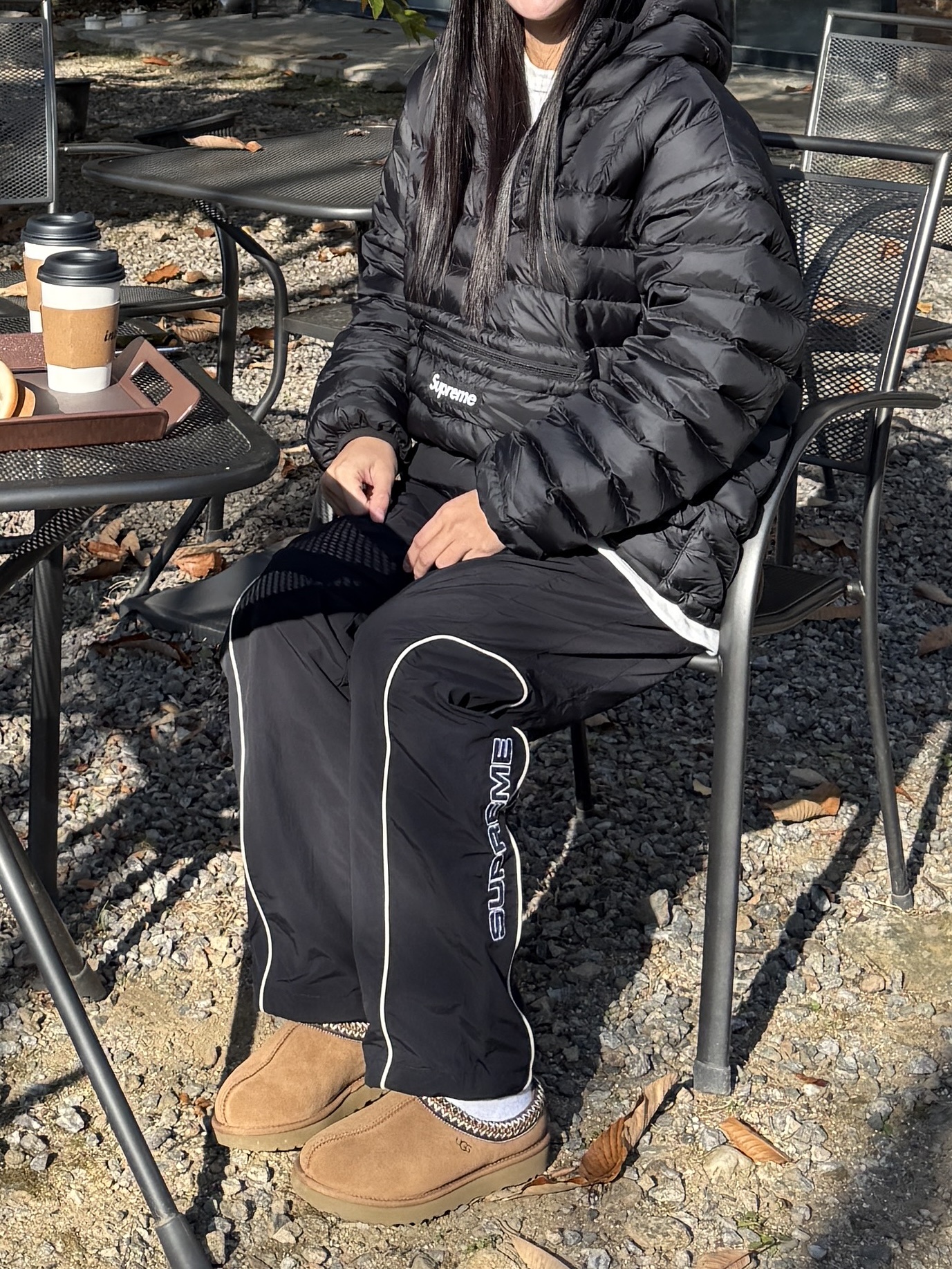 Supreme Paneled Track Pants Black - 22FW, Supreme Micro Down Half Zip Hooded Pullover Black - 24FW 착용 스타일 - 2