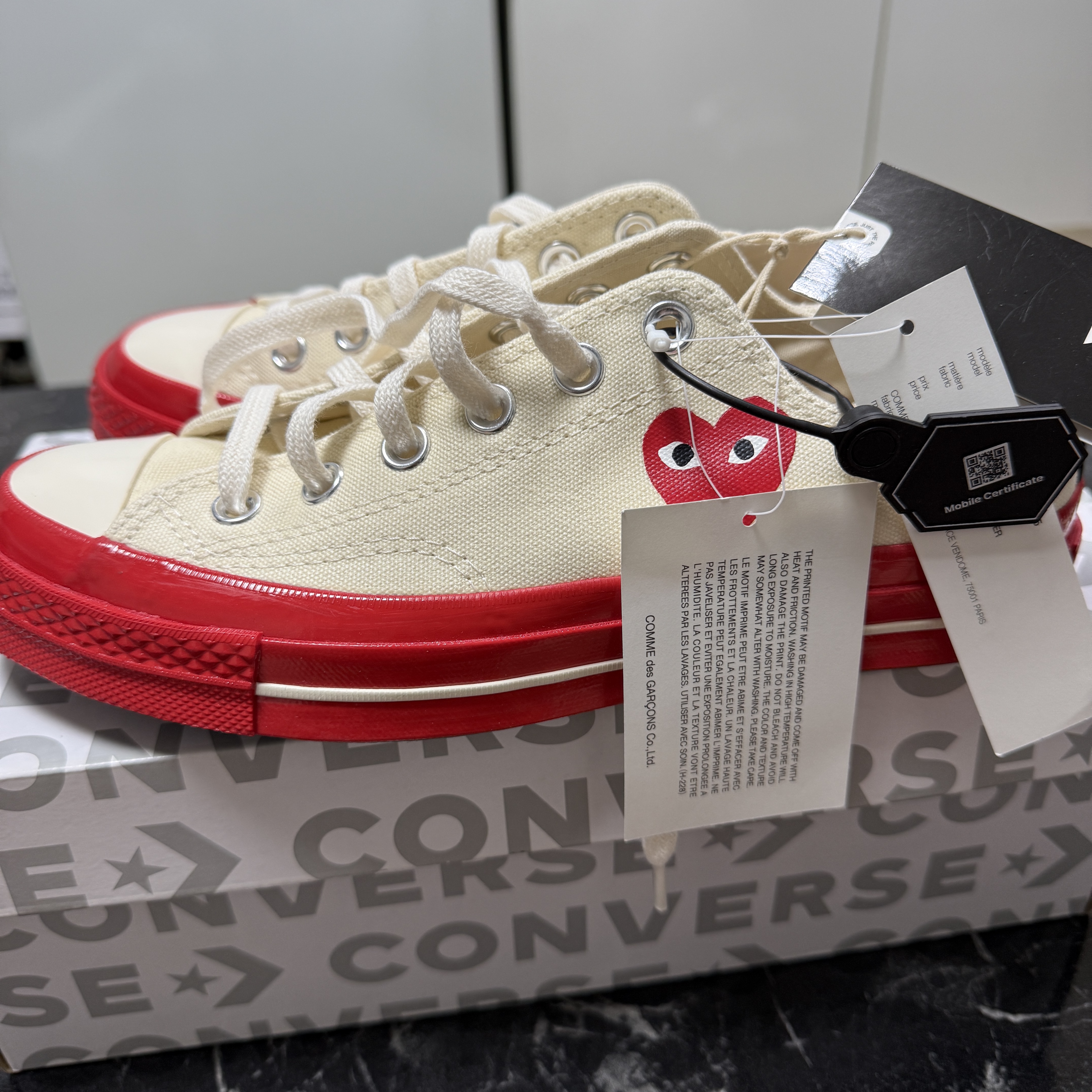 Converse x Play Comme des Garcons Chuck 70 Ox Pristine 착용 스타일
