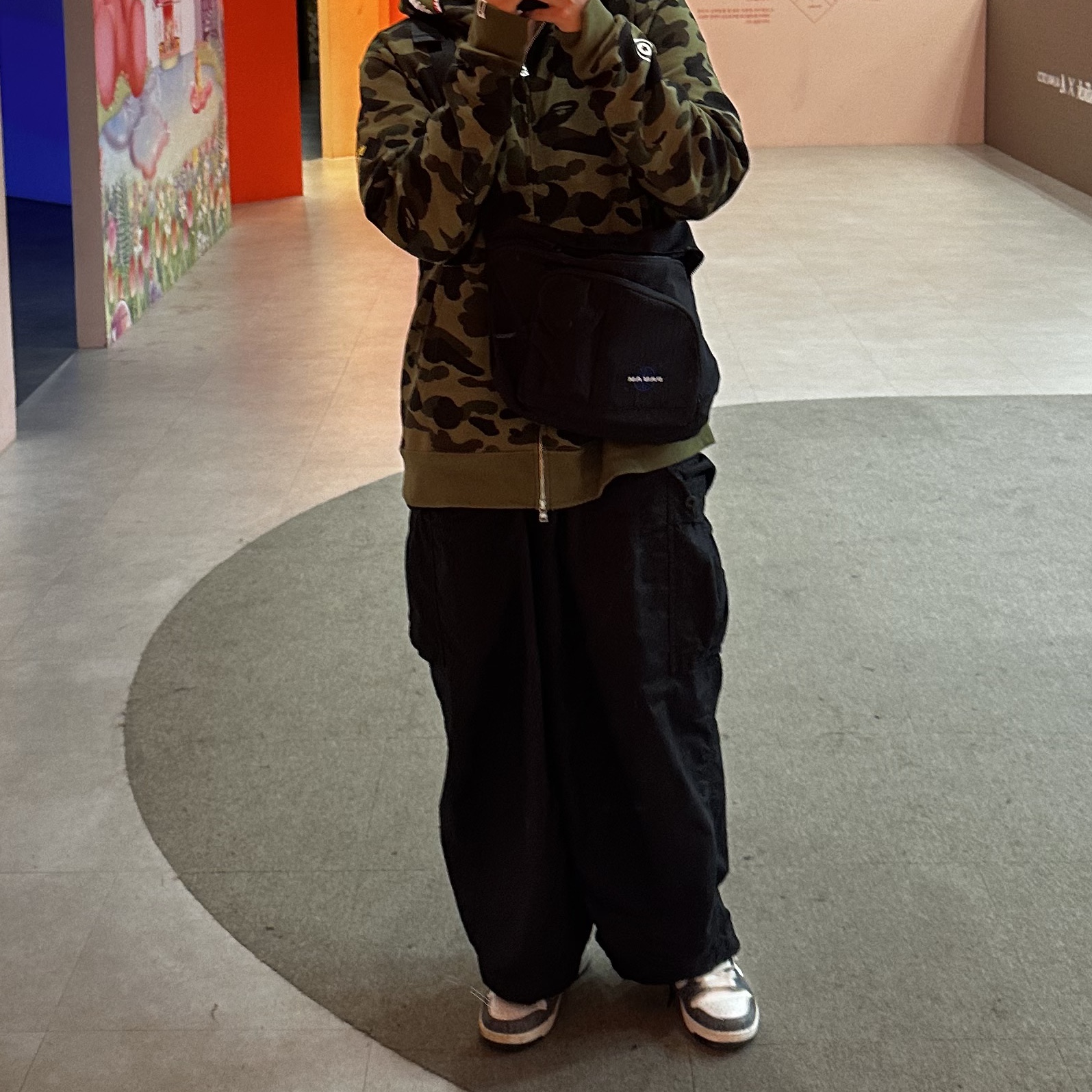 BAPE PONR 1st Camo 2nd Shark Full Zip Hoodie Green, Needles H.D. BDU Pants Black 착용 스타일 - 1
