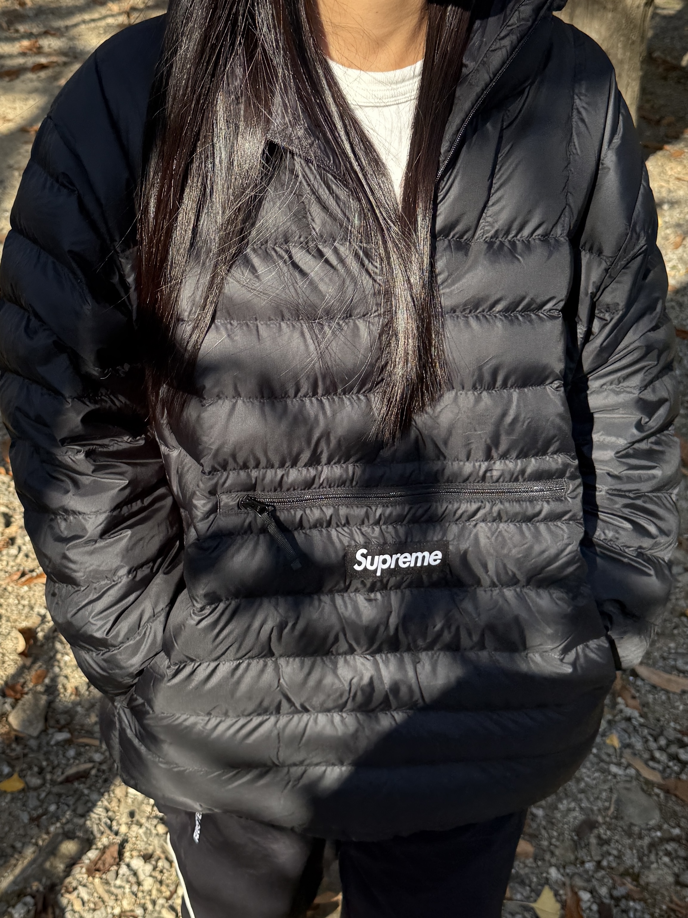 Supreme Paneled Track Pants Black - 22FW, Supreme Micro Down Half Zip Hooded Pullover Black - 24FW 착용 스타일 - 3